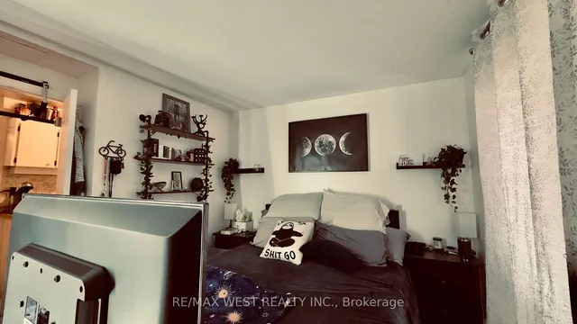 Additional property image - 1061 Bathurst St