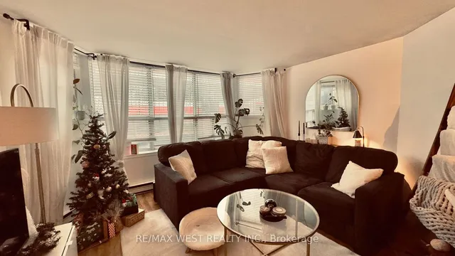 Additional property image - 1061 Bathurst St