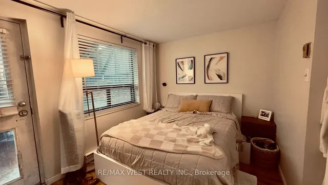 Additional property image - 1061 Bathurst St
