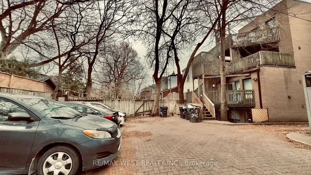 Additional property image - 1061 Bathurst St