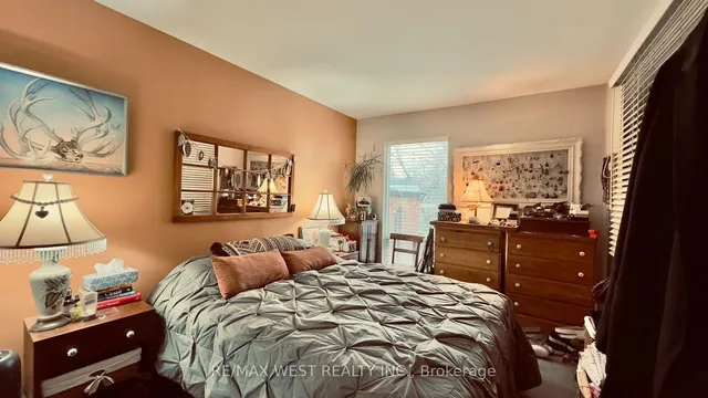 Additional property image - 1061 Bathurst St