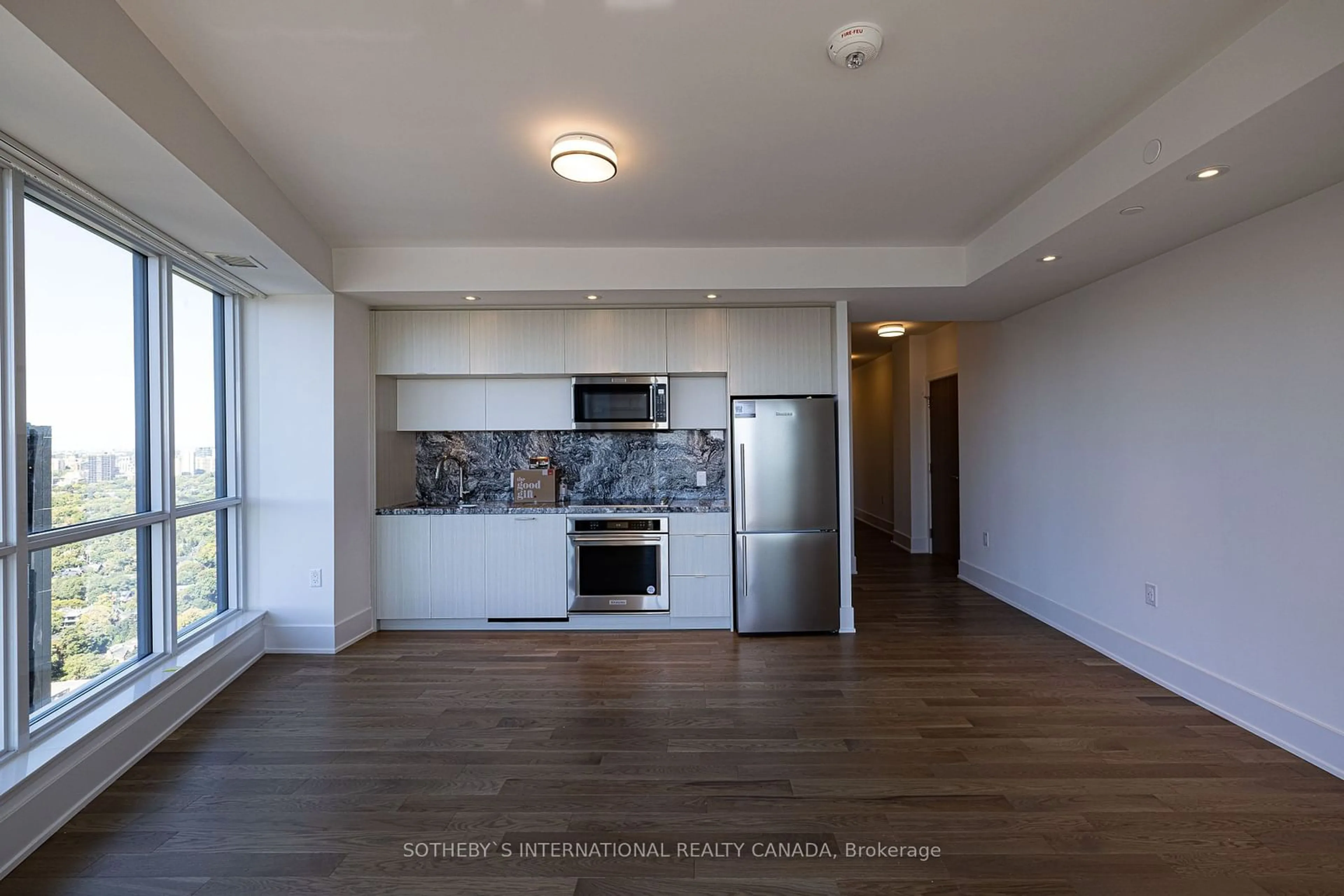 A pic of a room for 585 Bloor St #4022, Toronto Ontario M4W 0B3