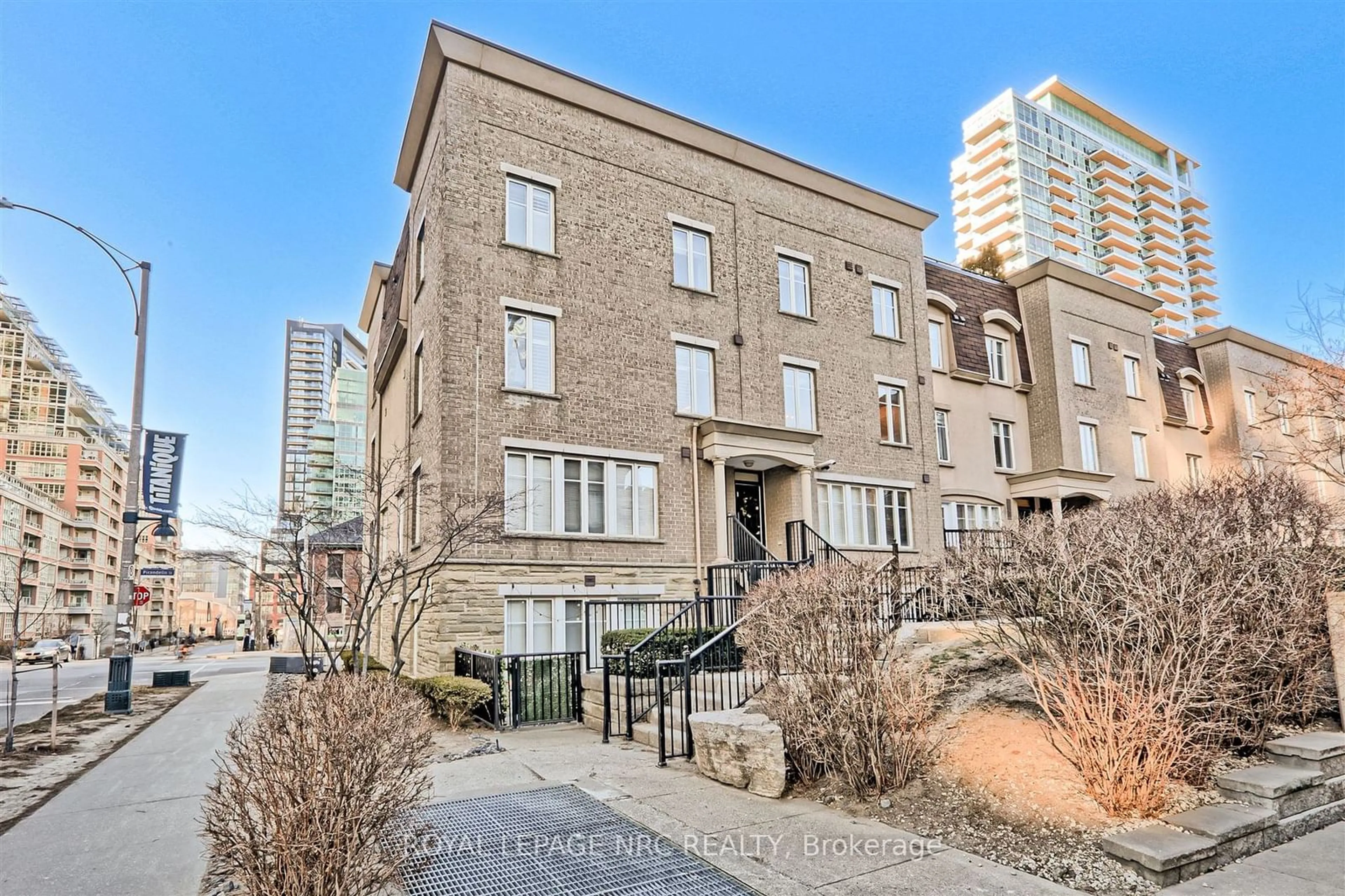 Unknown for 21 Pirandello St #1225, Toronto Ontario M6K 3P4