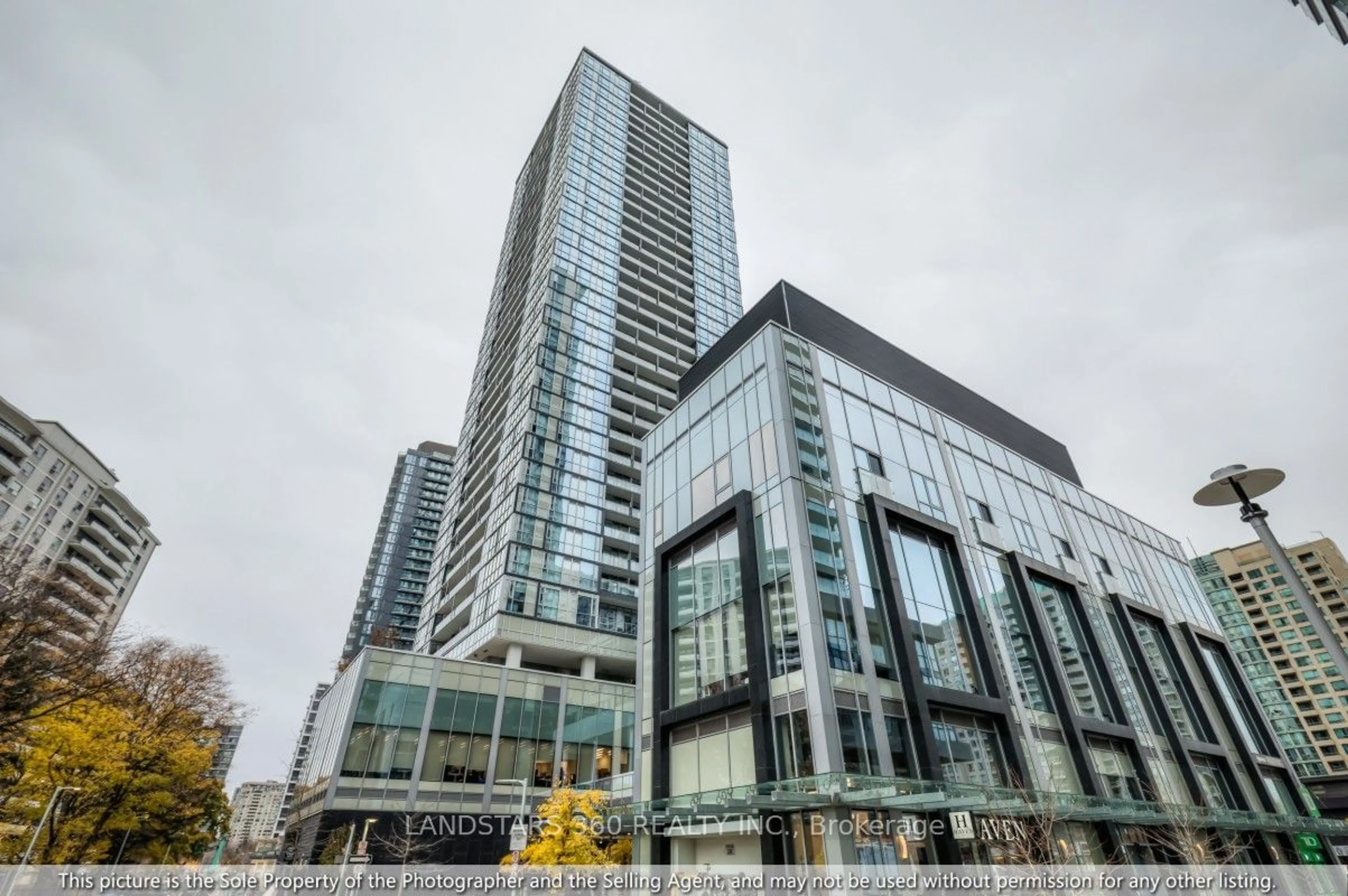 Indoor foyer for 5180 Yonge St #1109, Toronto Ontario M2N 0K5