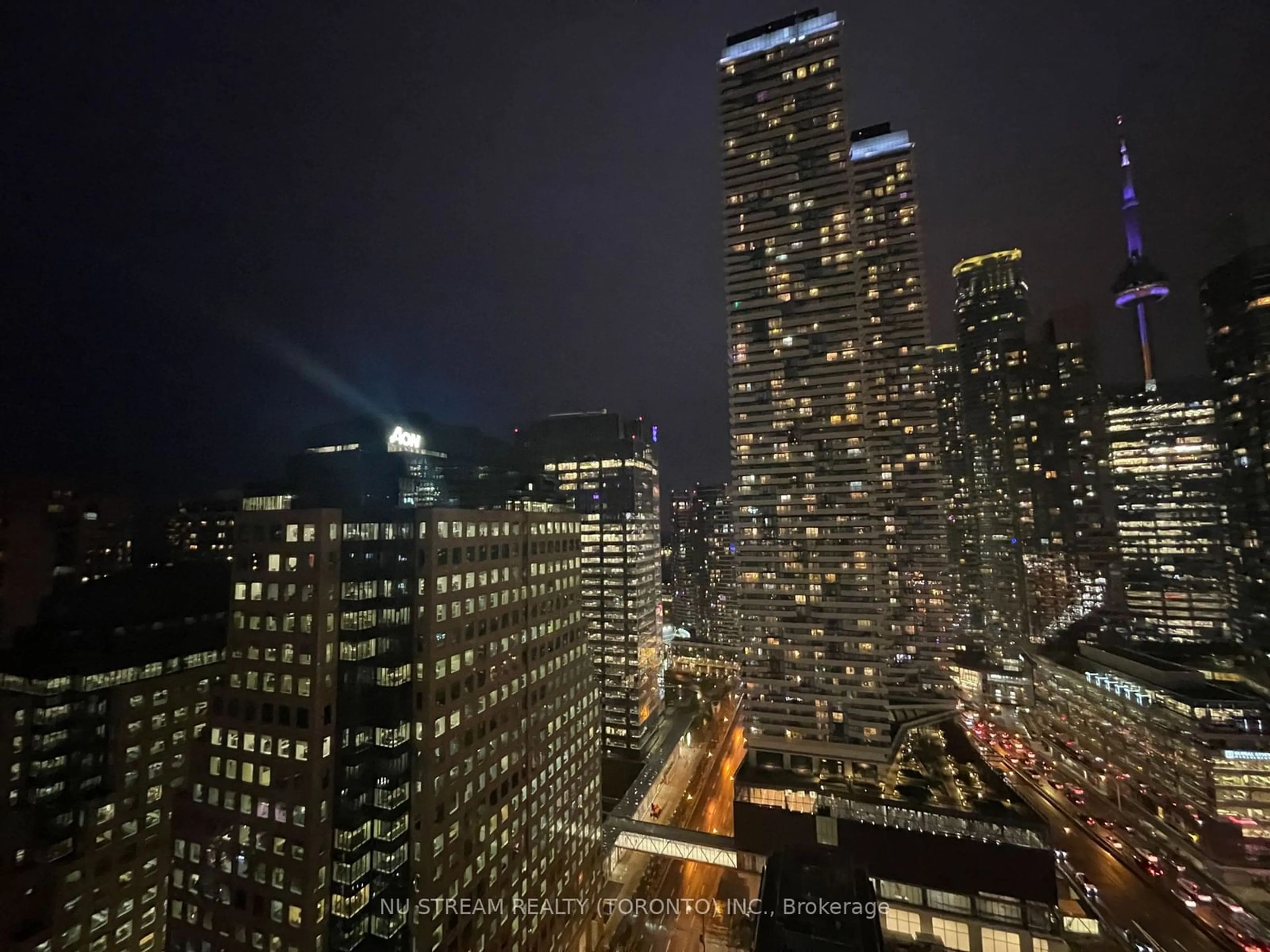 Blurry image for 33 Bay St #3113, Toronto Ontario M5J 2Z3