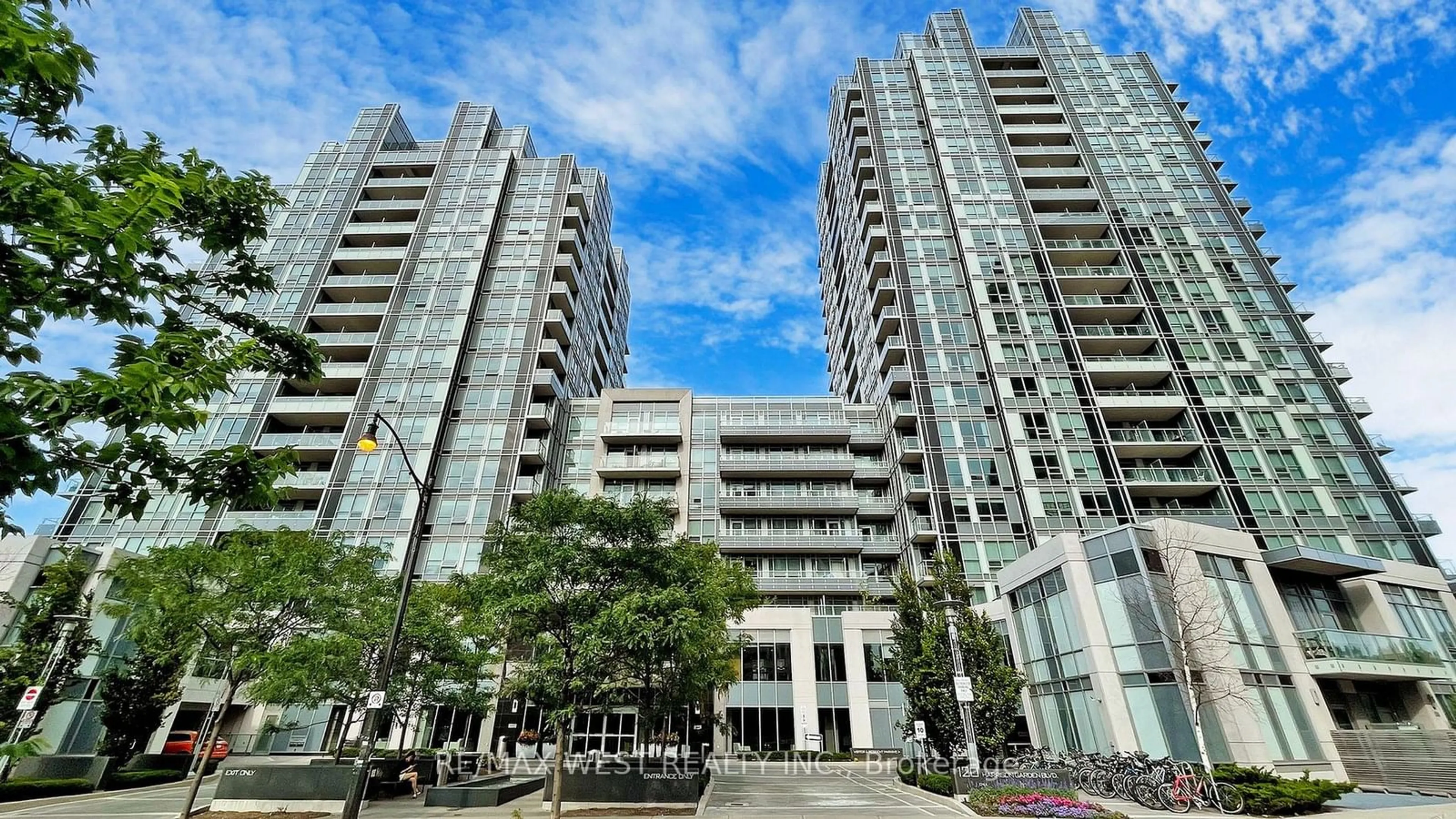 Indoor foyer for 120 Harrison Garden Blvd #1427, Toronto Ontario M2N 0C2