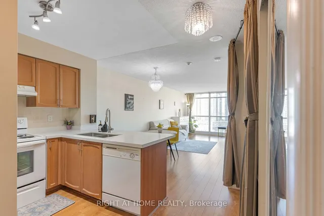 Additional image 27 of 231 Fort York Blvd Unit 1807