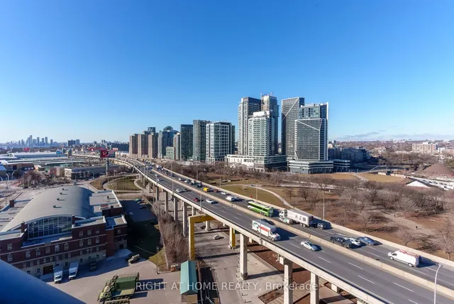Additional image 8 of 231 Fort York Blvd Unit 1807