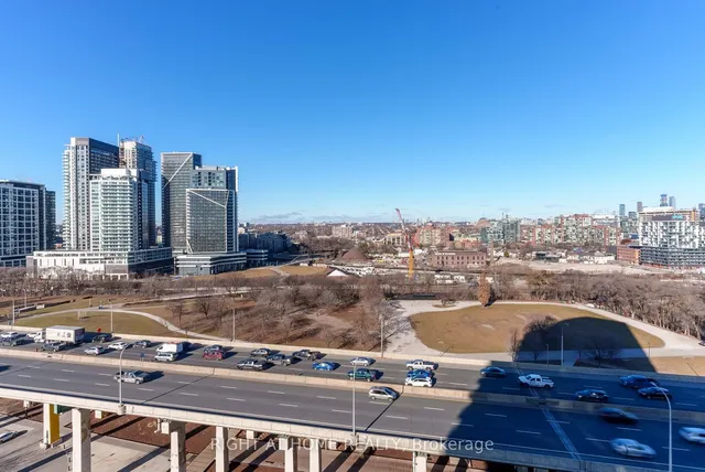 Additional image 7 of 231 Fort York Blvd Unit 1807