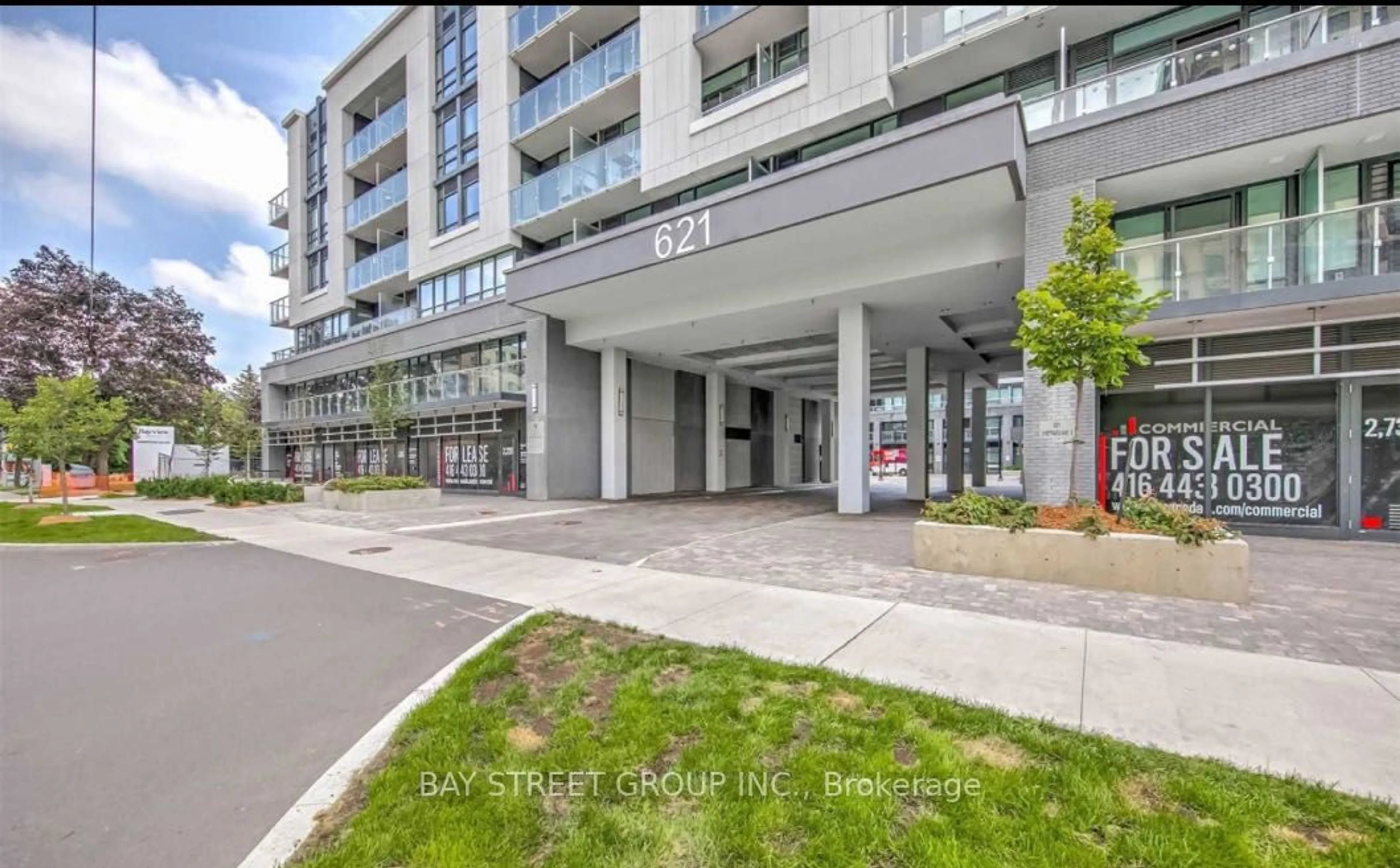 Indoor foyer for 621 Sheppard Ave #530, Toronto Ontario M2K 2S7