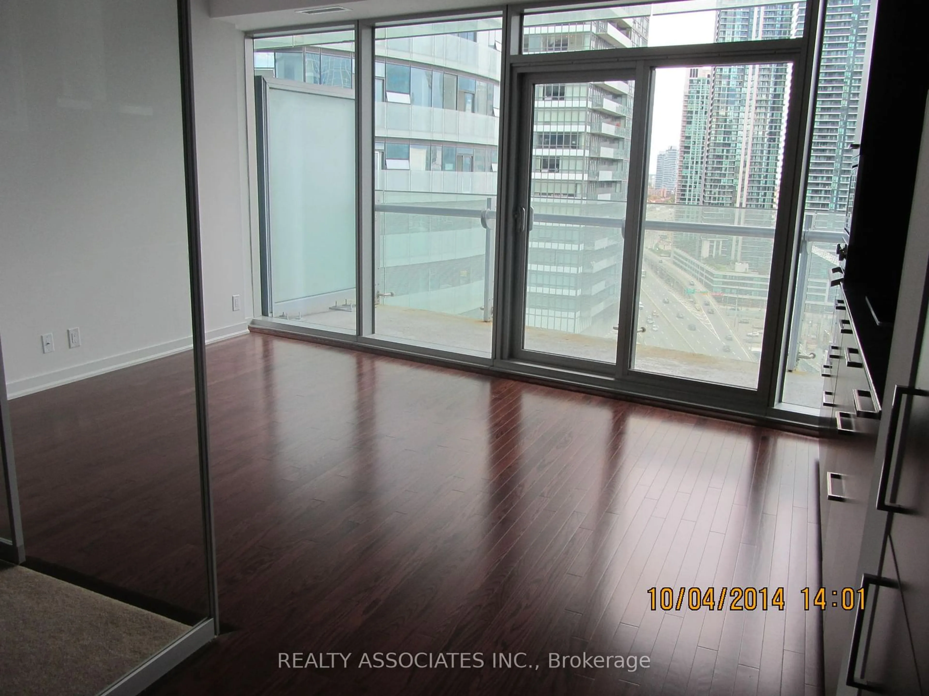 A pic of a room for 12 York St #1701, Toronto Ontario M5J 0B1