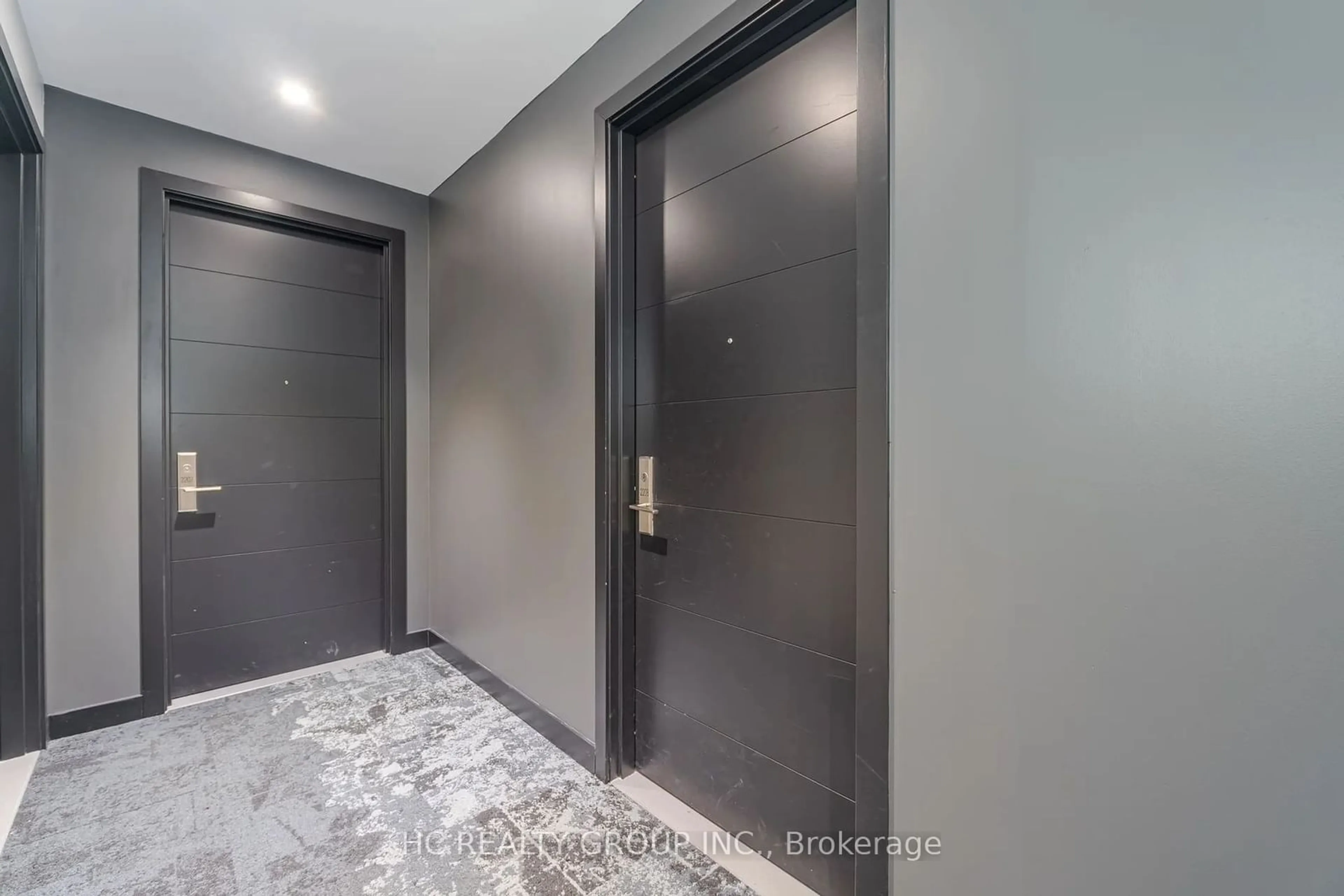 Indoor foyer for 488 University Ave #2208, Toronto Ontario M5G 0C1