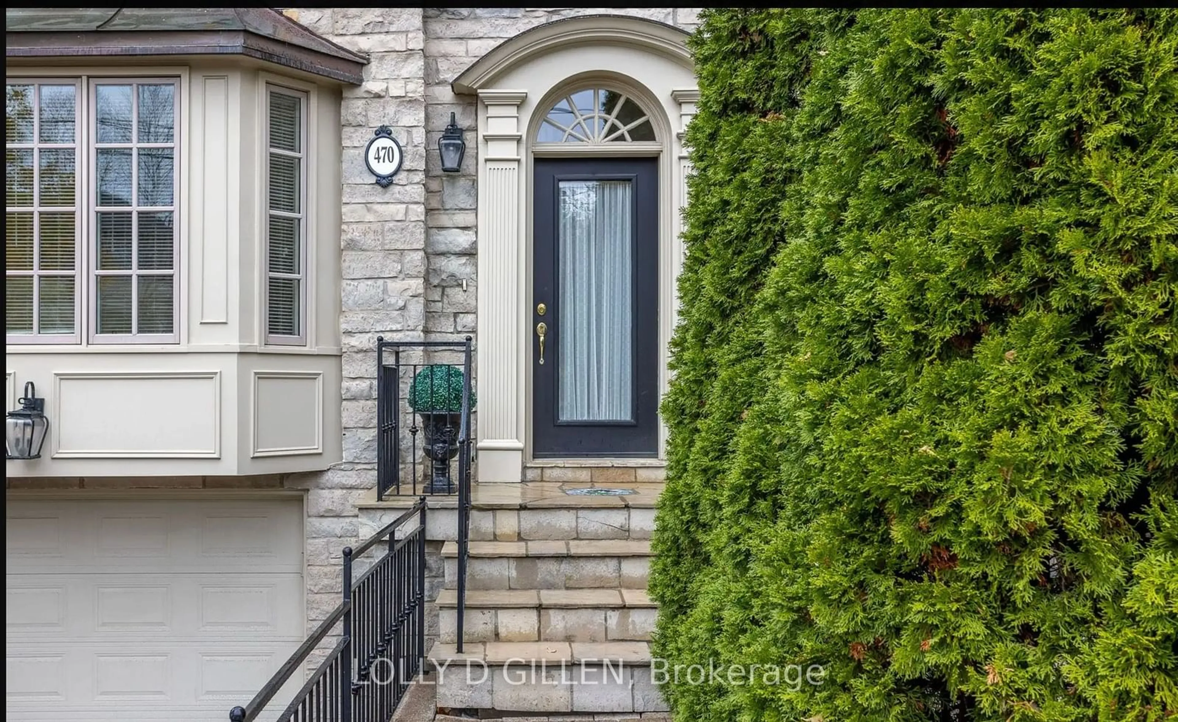 Indoor entryway for 470 Melrose Ave, Toronto Ontario M5M 1Z9