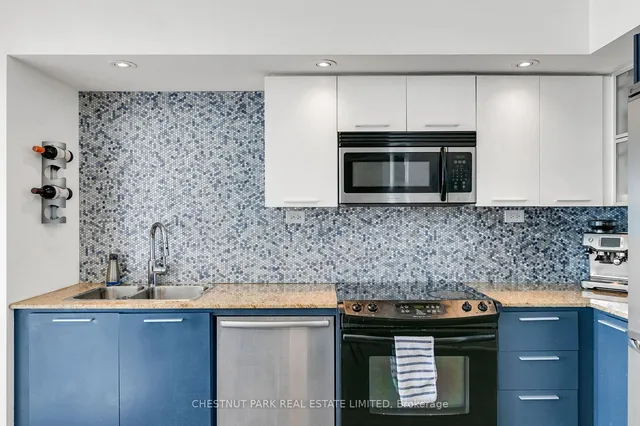 Additional property image - 25 Capreol Crt Unit 3010