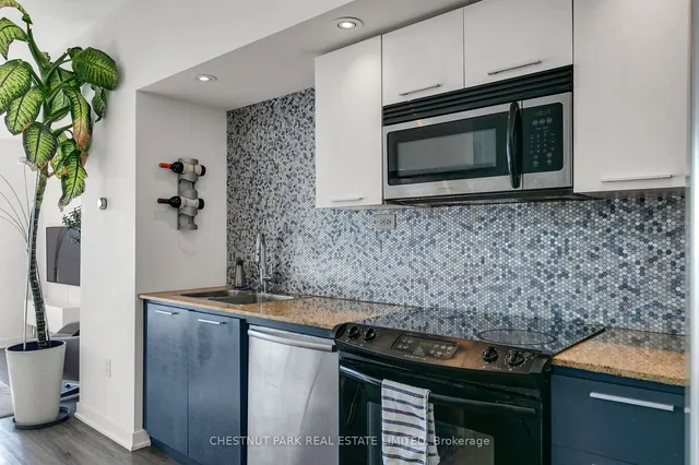 Additional property image - 25 Capreol Crt Unit 3010