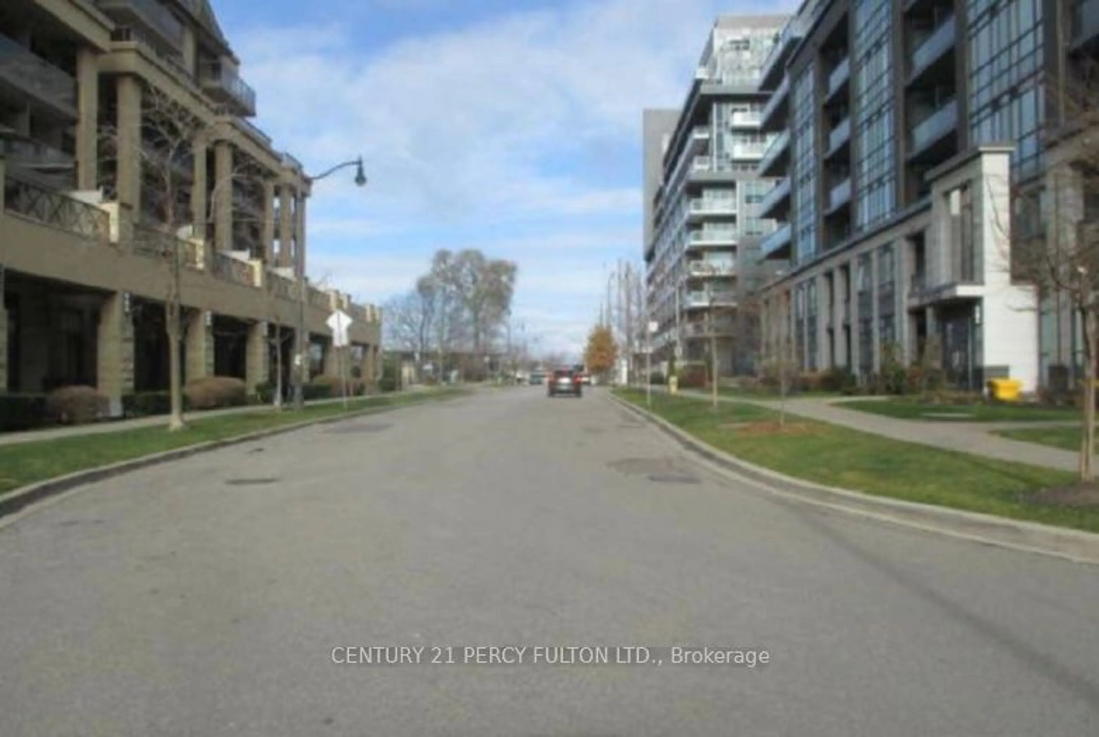 Blurry image for 17 Kenaston Gdns #615, Toronto Ontario M2K 0B9