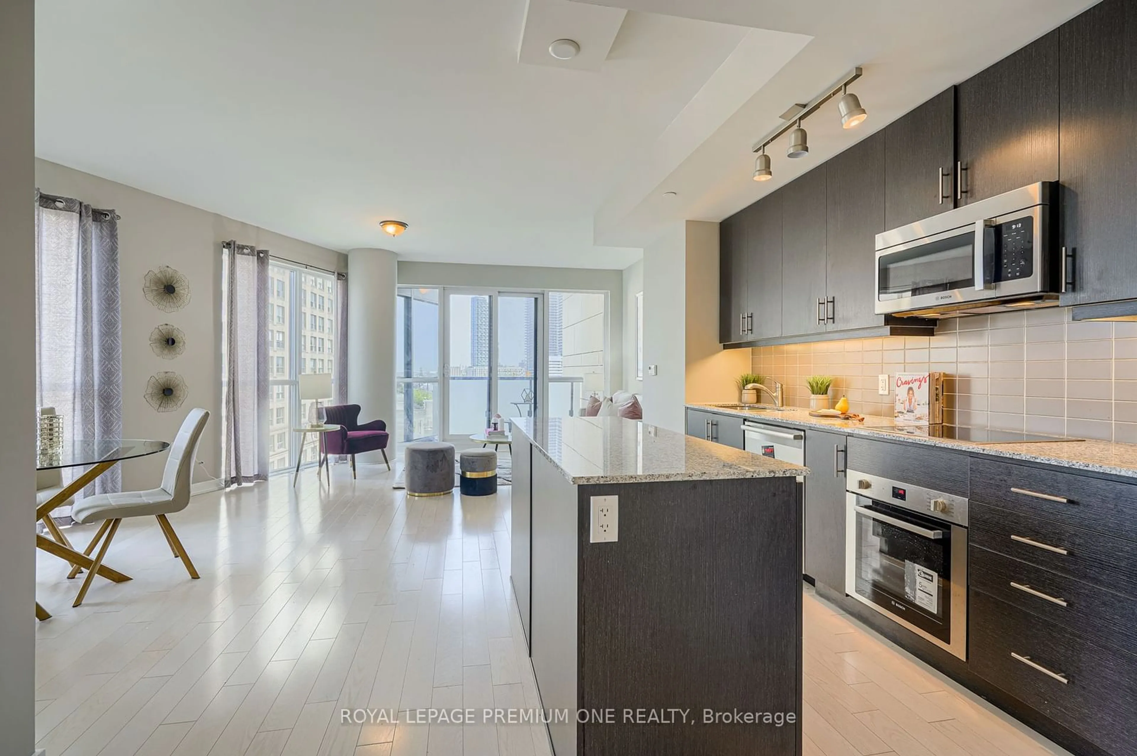 Open concept kitchen, unknown for 1 The Esplanade #806, Toronto Ontario M5E 0A8