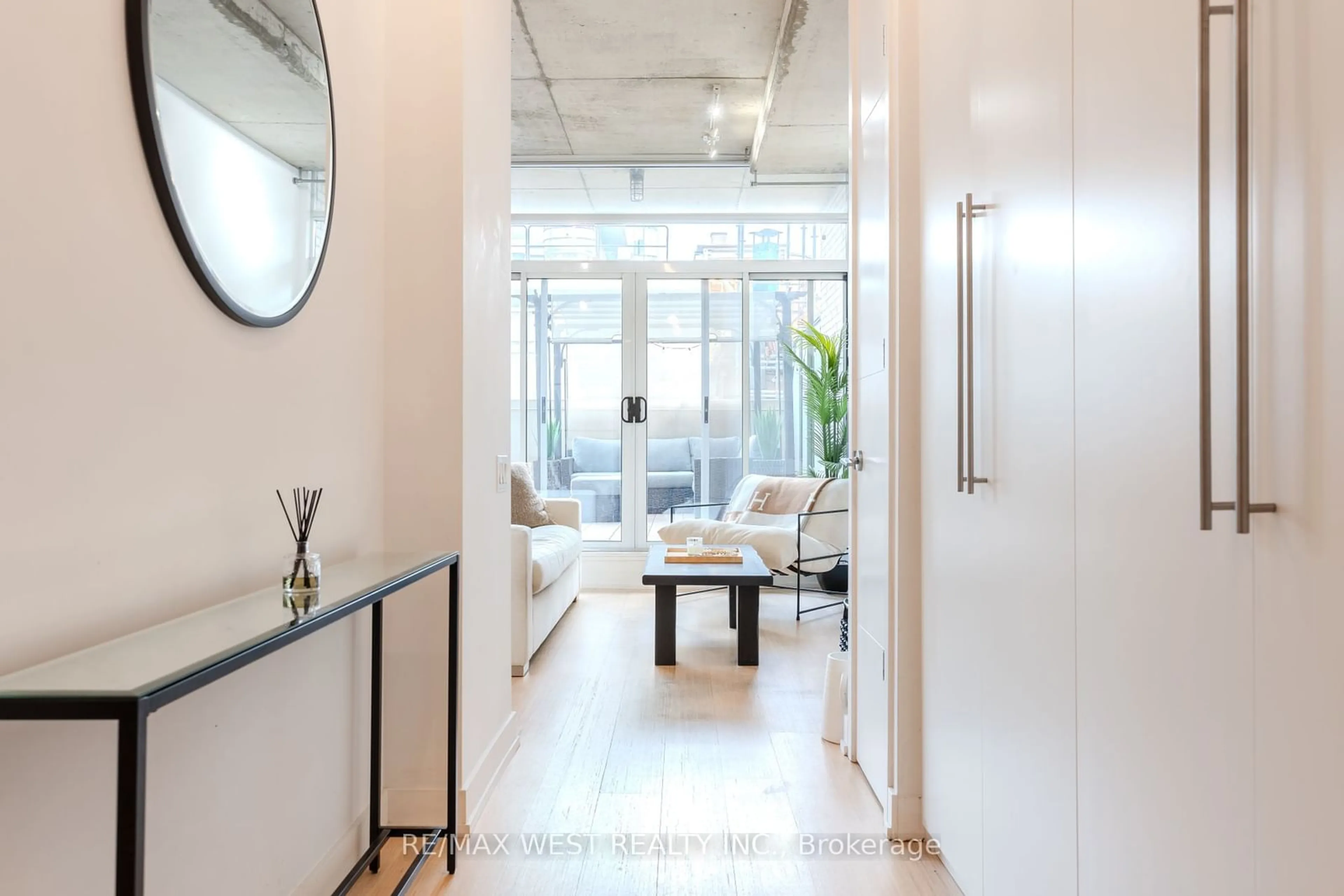 Indoor entryway for 66 Portland St #212, Toronto Ontario M5V 2M6