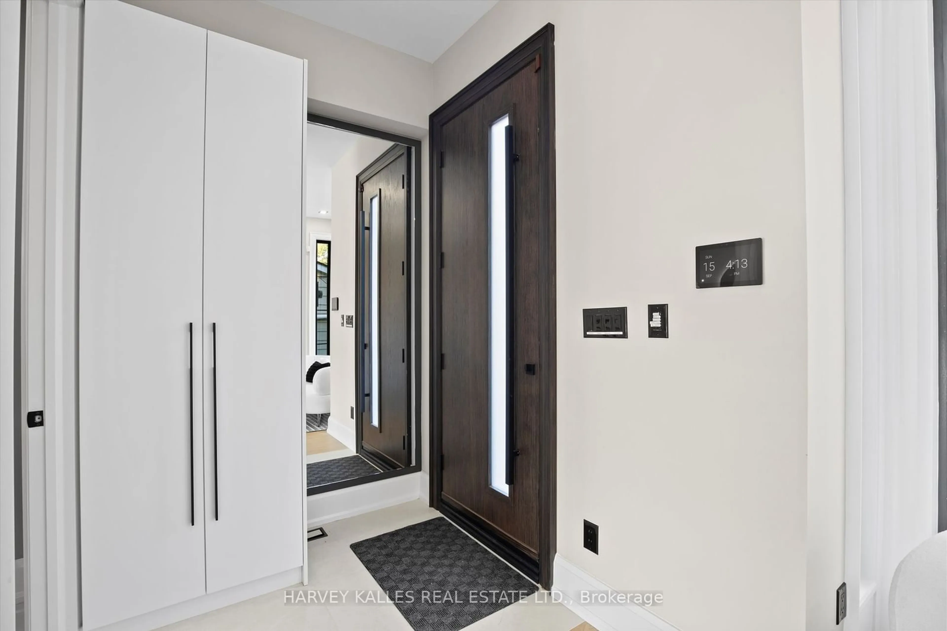 Indoor entryway for 174 Lisgar St, Toronto Ontario M6J 3G3