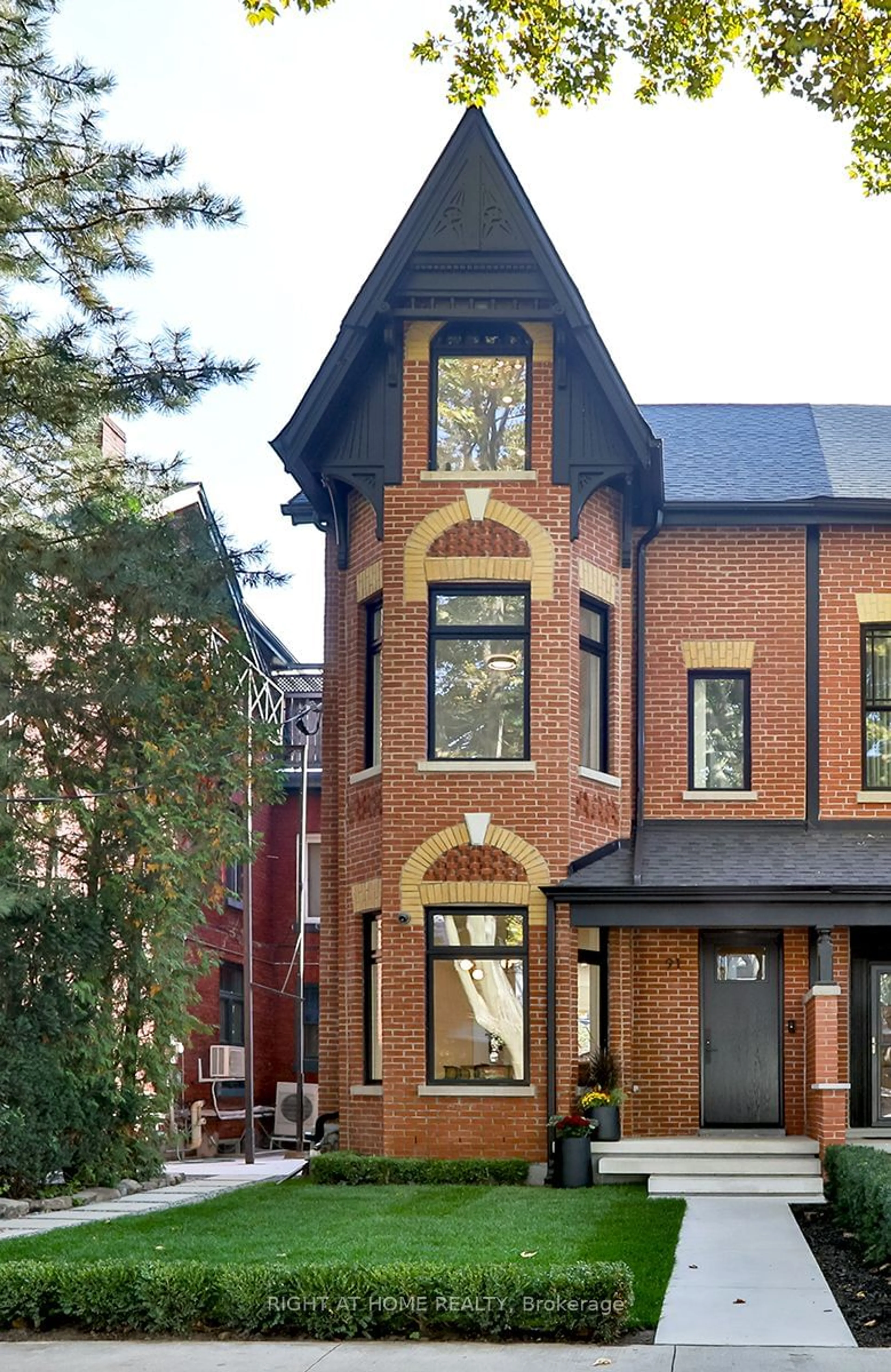 Home with brick exterior material, street for 91 Willcocks St, Toronto Ontario M5S 1C9