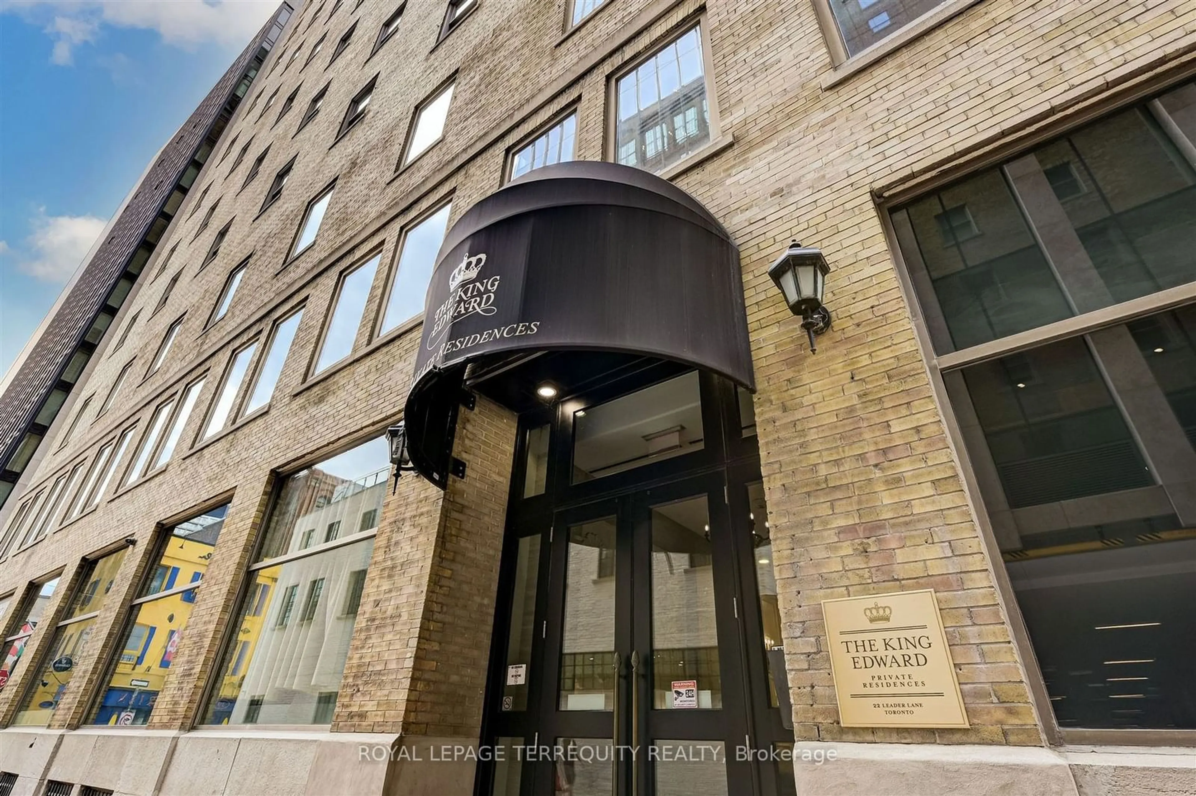 Indoor foyer for 22 Leader Lane #332, Toronto Ontario M5E 0B2