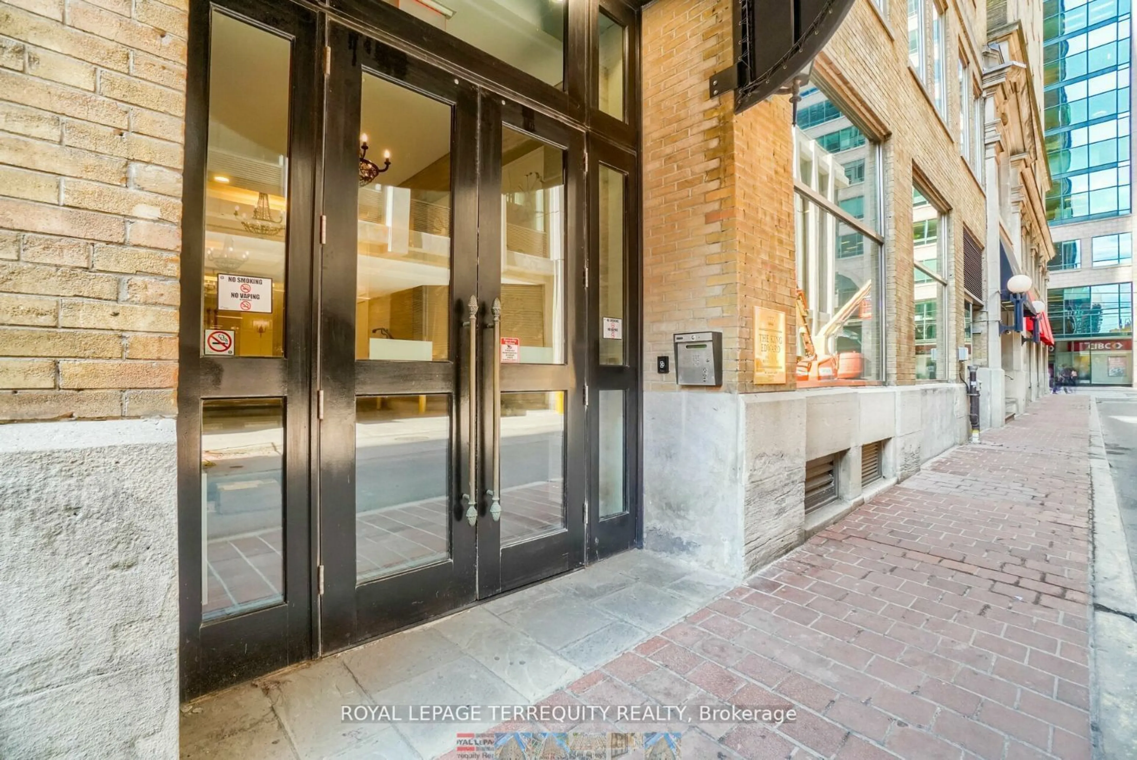 Indoor foyer for 22 Leader Lane #332, Toronto Ontario M5E 0B2