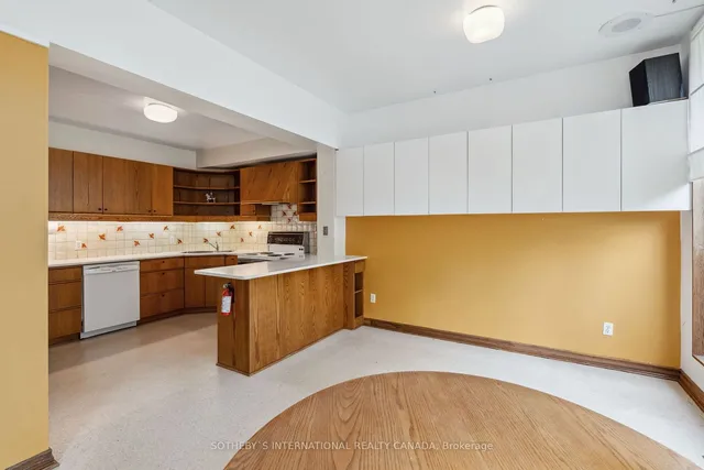 Additional property image - 105 Cluny Dr
