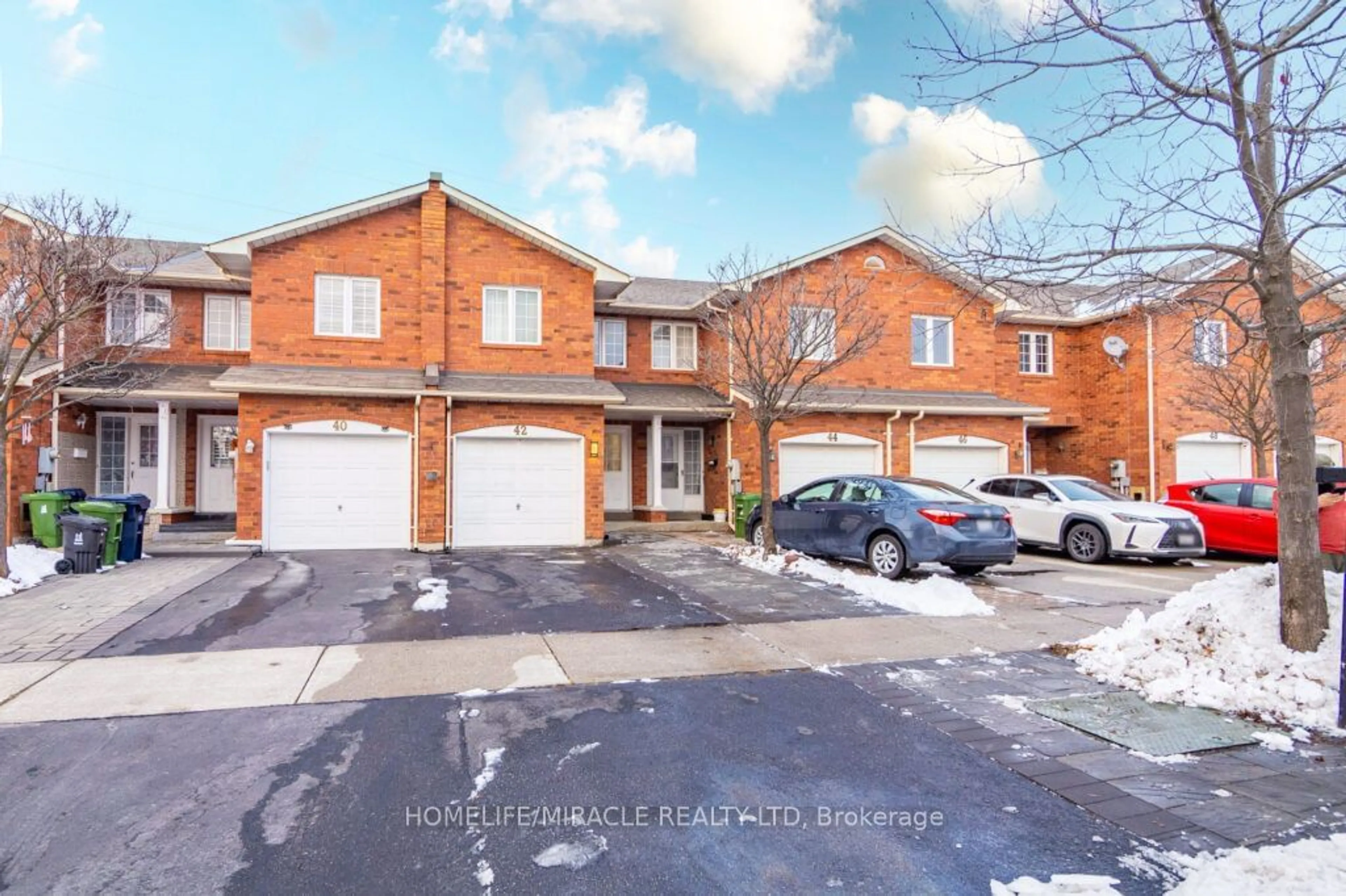 A pic from outside/outdoor area/front of a property/back of a property/a pic from drone, street for 42 Sufi Cres, Toronto Ontario M4A 2X3