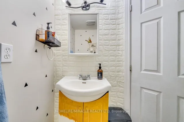 Additional property image - 42 Sufi Cres