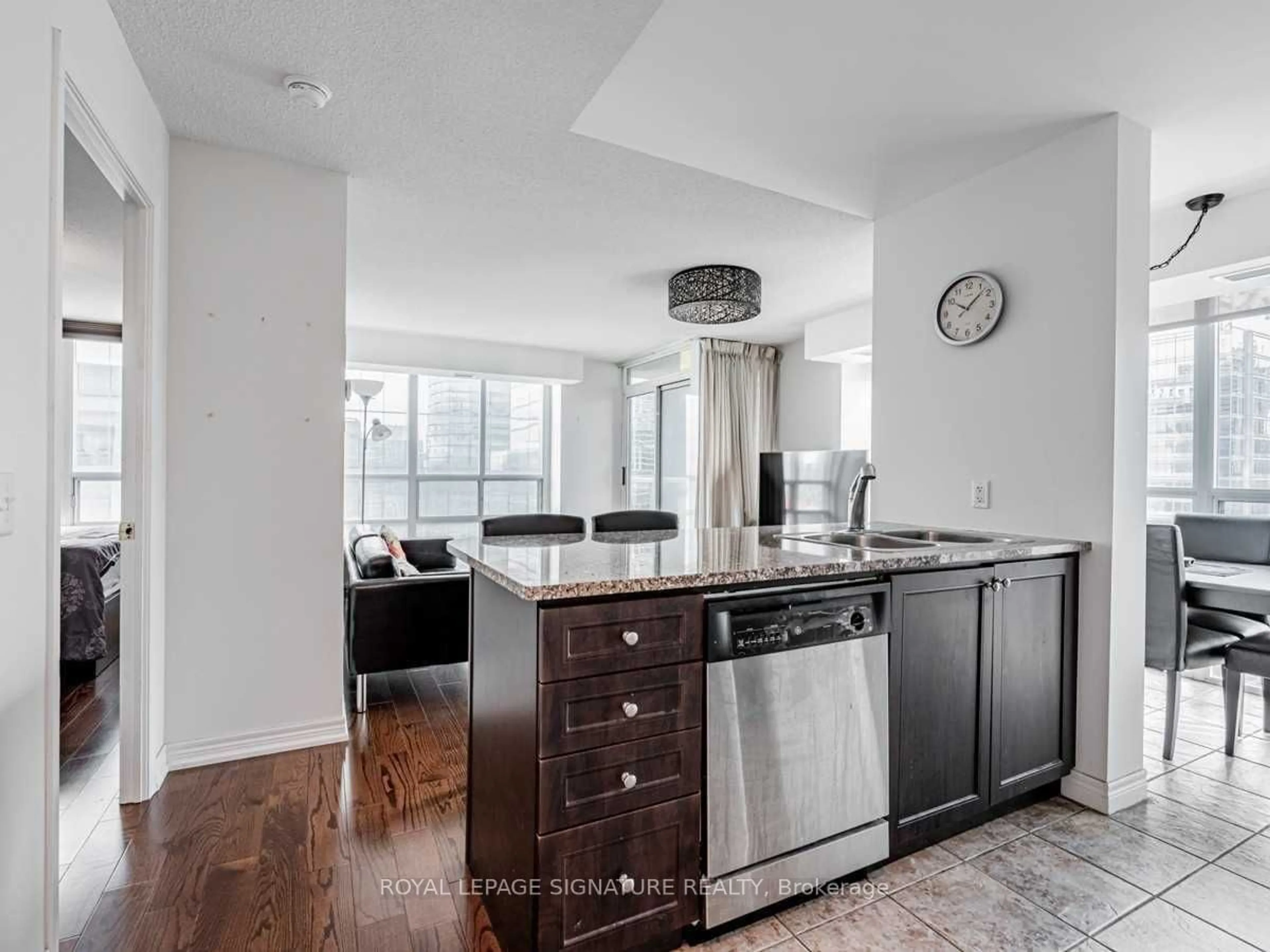 Open concept kitchen, unknown for 30 Grand Trunk Cres #3906, Toronto Ontario M5J 3A4