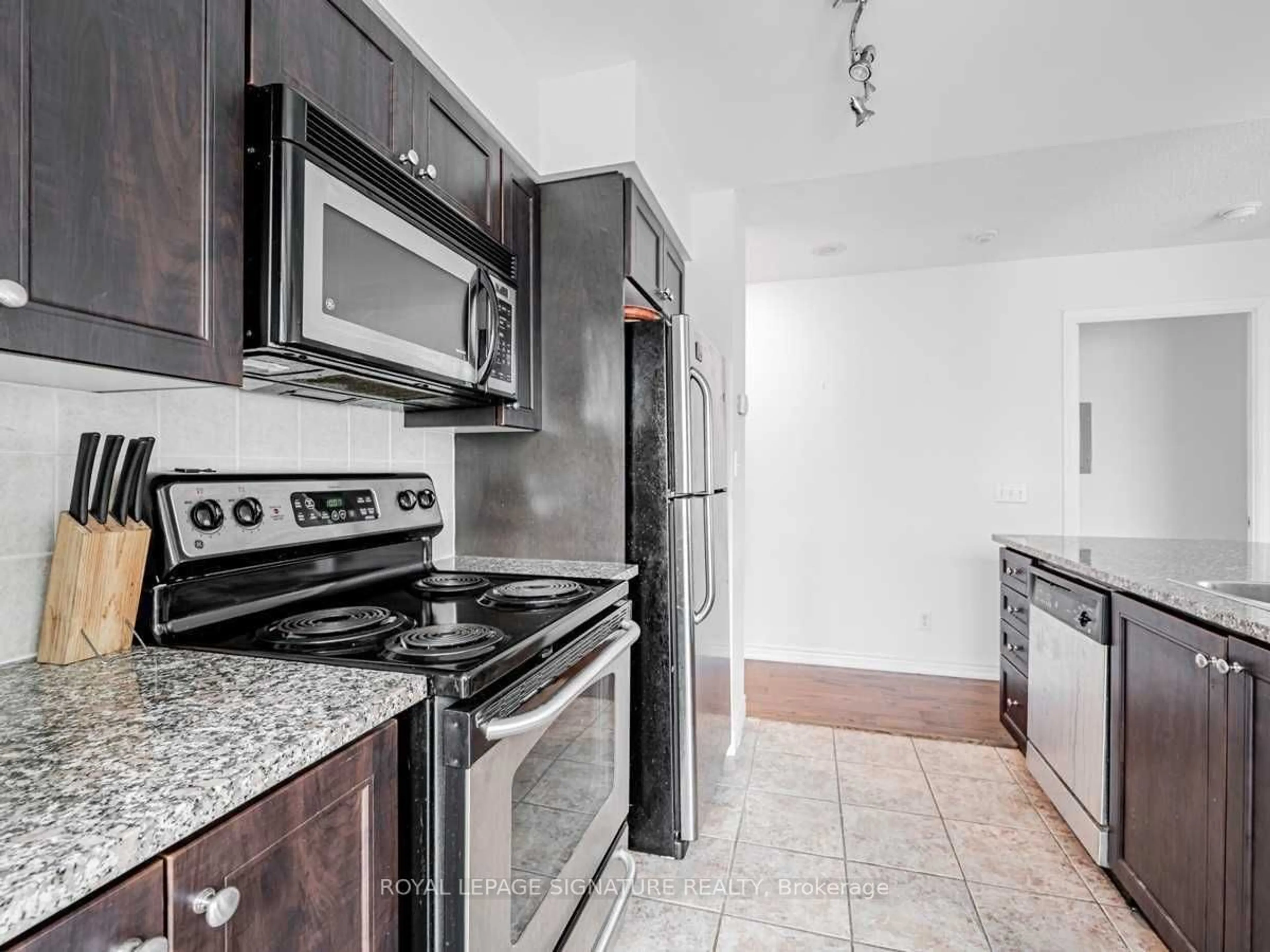 Standard kitchen, unknown for 30 Grand Trunk Cres #3906, Toronto Ontario M5J 3A4