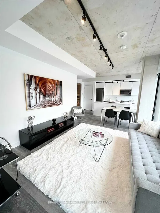 Additional property image - 55 Ontario St Unit 813