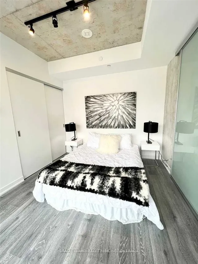 Additional property image - 55 Ontario St Unit 813