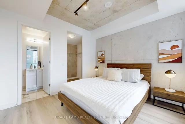 Additional property image - 55 Ontario St Unit 816
