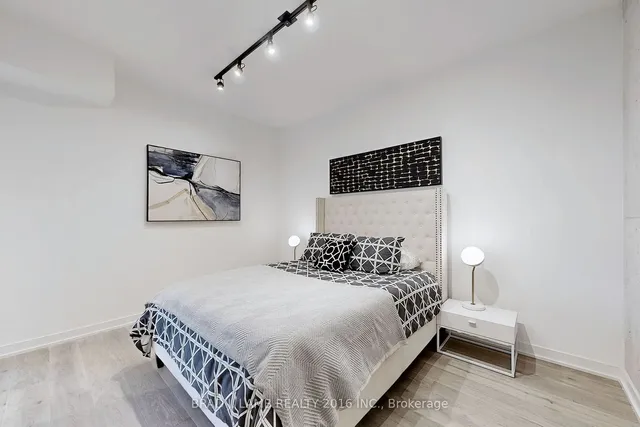 Additional property image - 55 Ontario St Unit 816