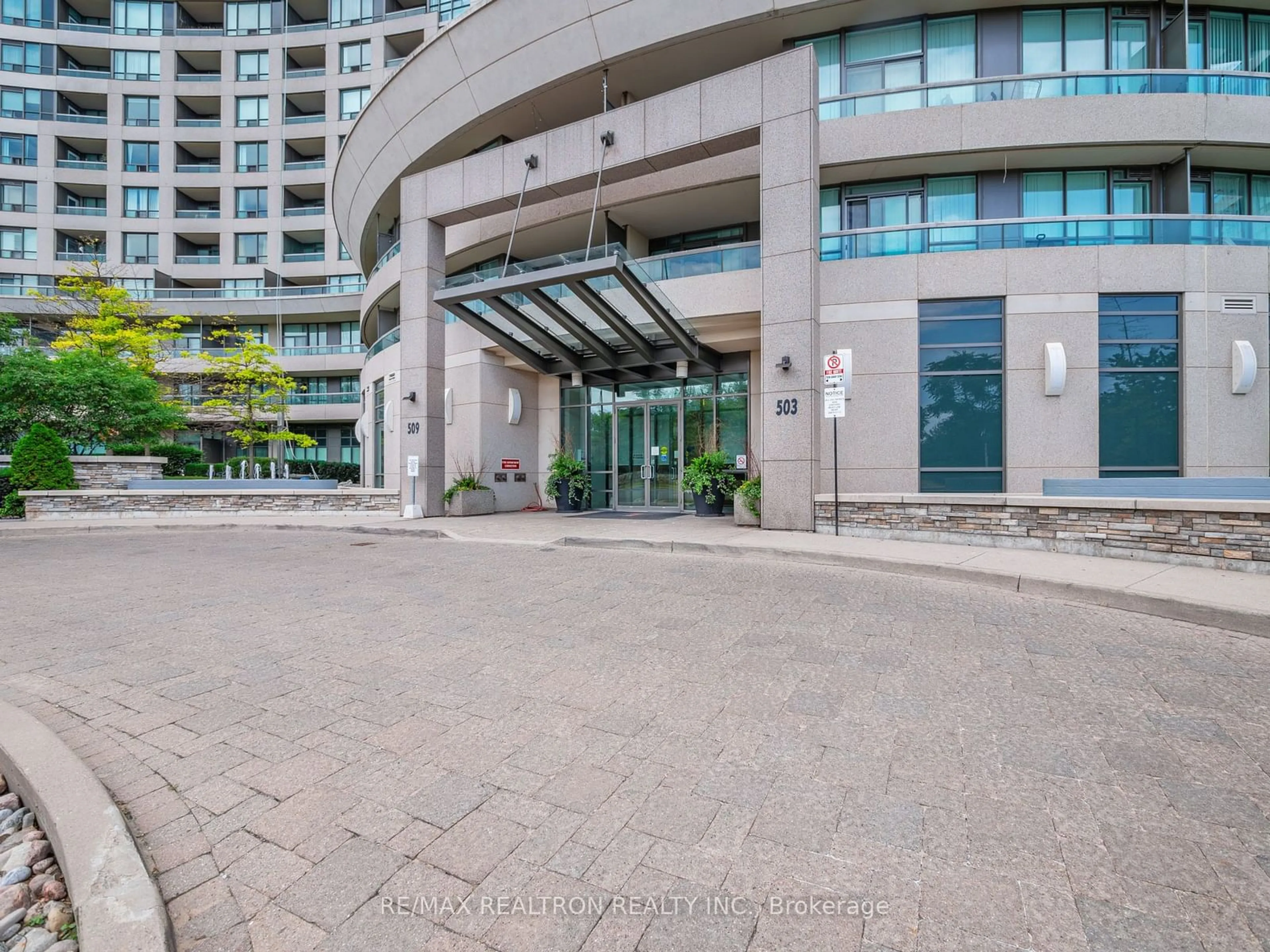 Indoor foyer for 503 Beecroft Rd #201, Toronto Ontario M2N 0A2