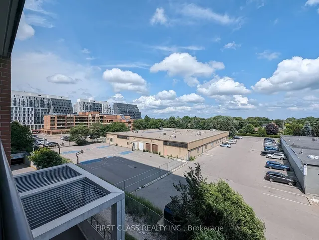 Additional property image - 31 Tippett Rd Unit 411
