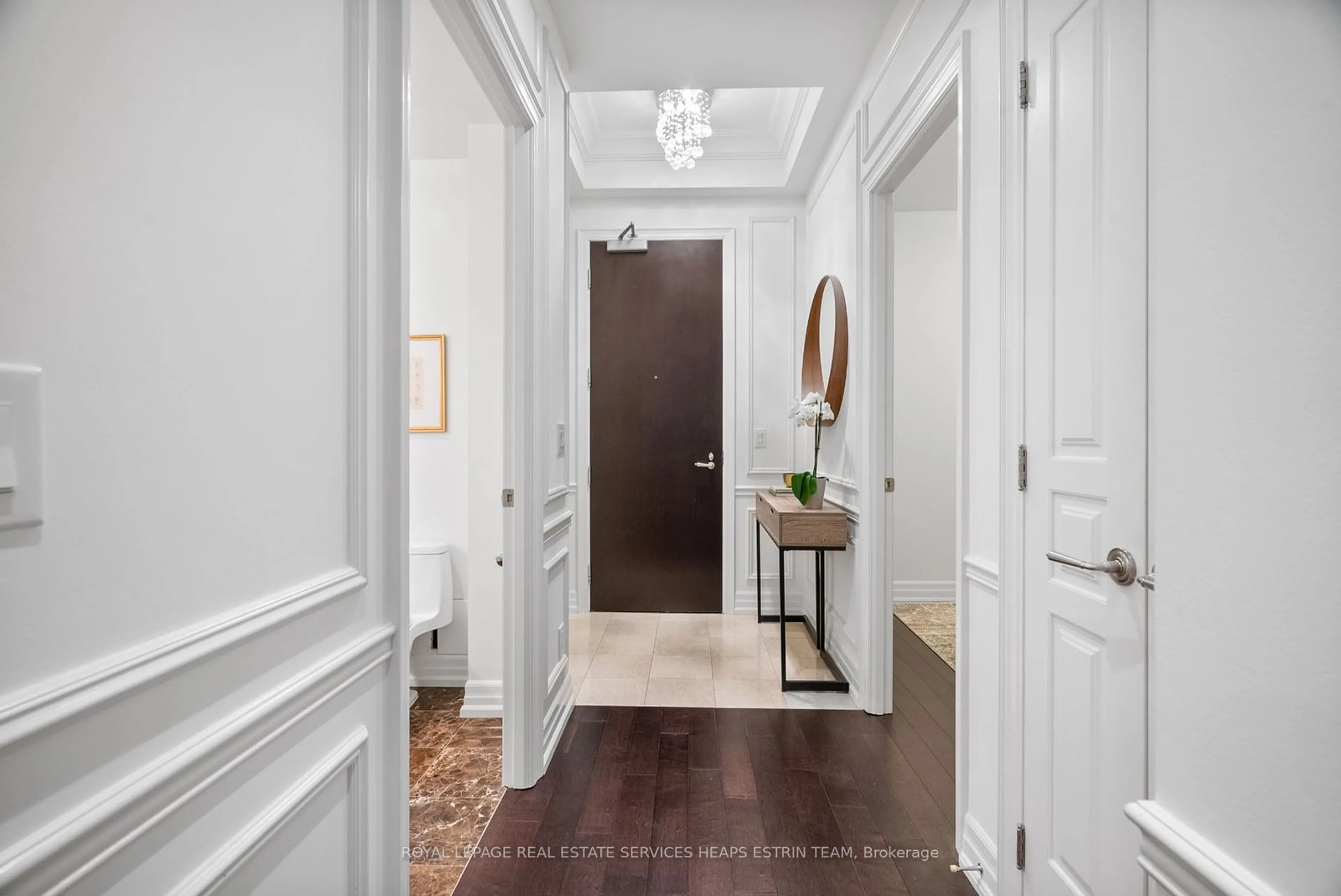 Indoor entryway for 21 Burkebrook Pl #113, Toronto Ontario M4G 0A2