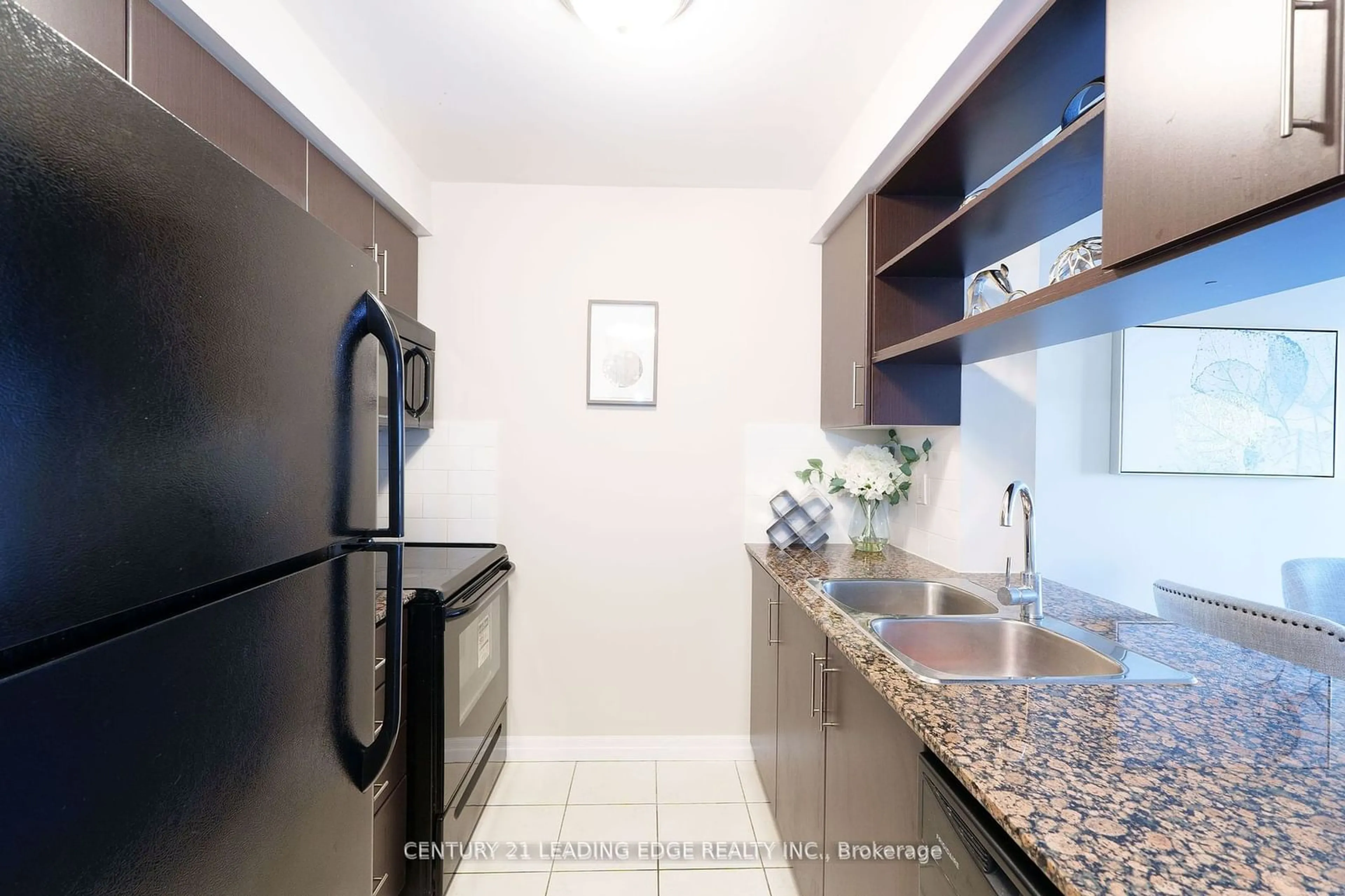 Standard kitchen, ceramic/tile floor for 30 Herons Hill Way #1102, Toronto Ontario M2J 0A7