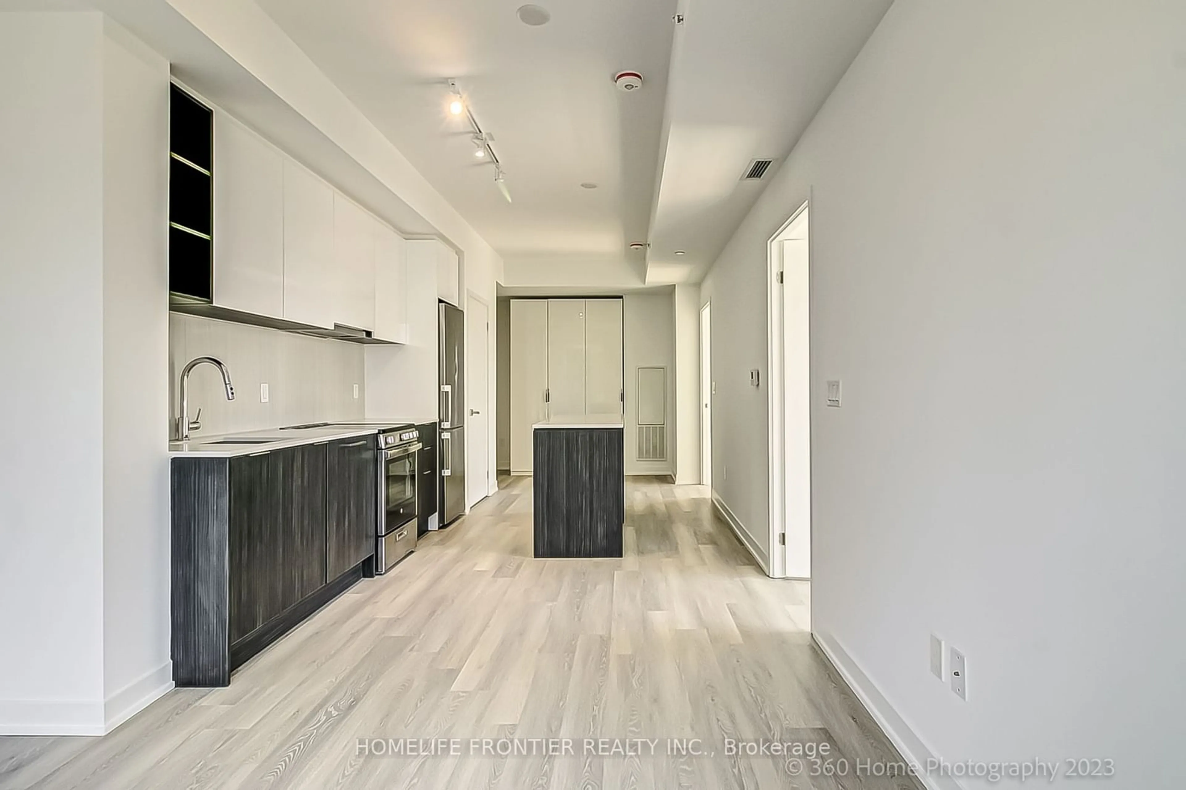 Open concept kitchen, unknown for 31 TIPPETT Rd #731, Toronto Ontario M3H 0C8