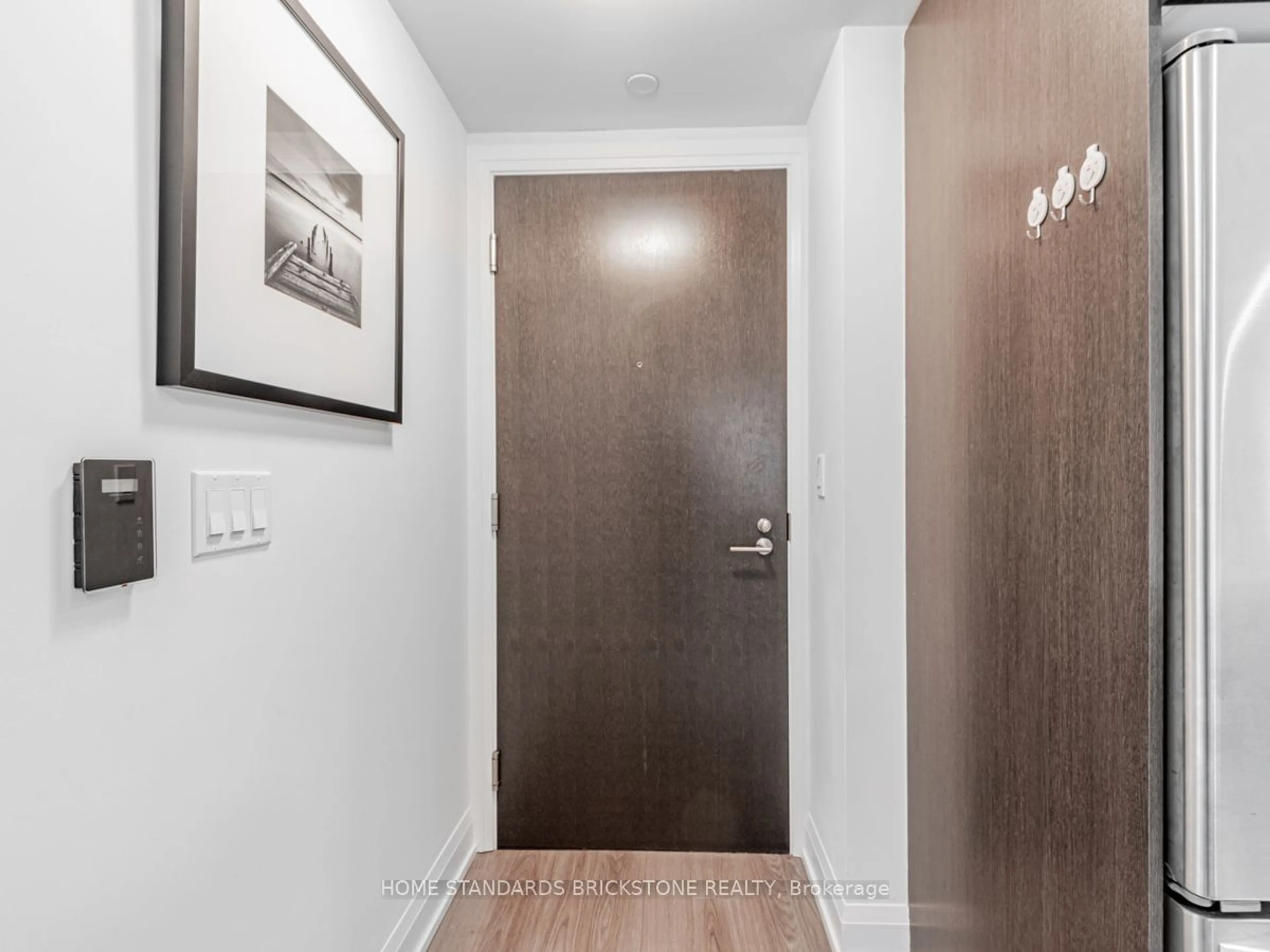 Indoor entryway for 18 Graydon Hall Dr #808, Toronto Ontario M3A 0A4