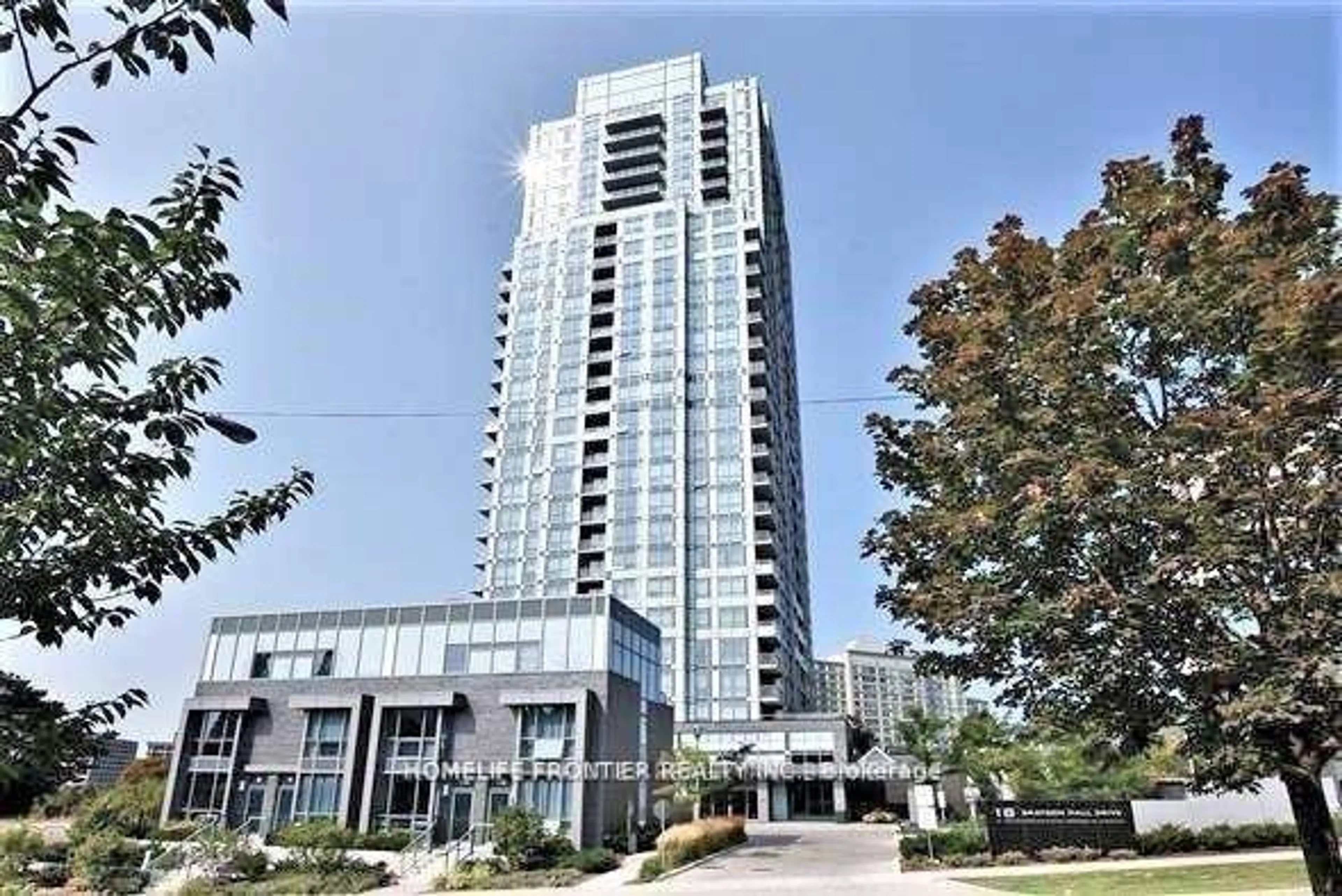 Indoor foyer for 18 Graydon Hall Dr #1902, Toronto Ontario M3A 0A4