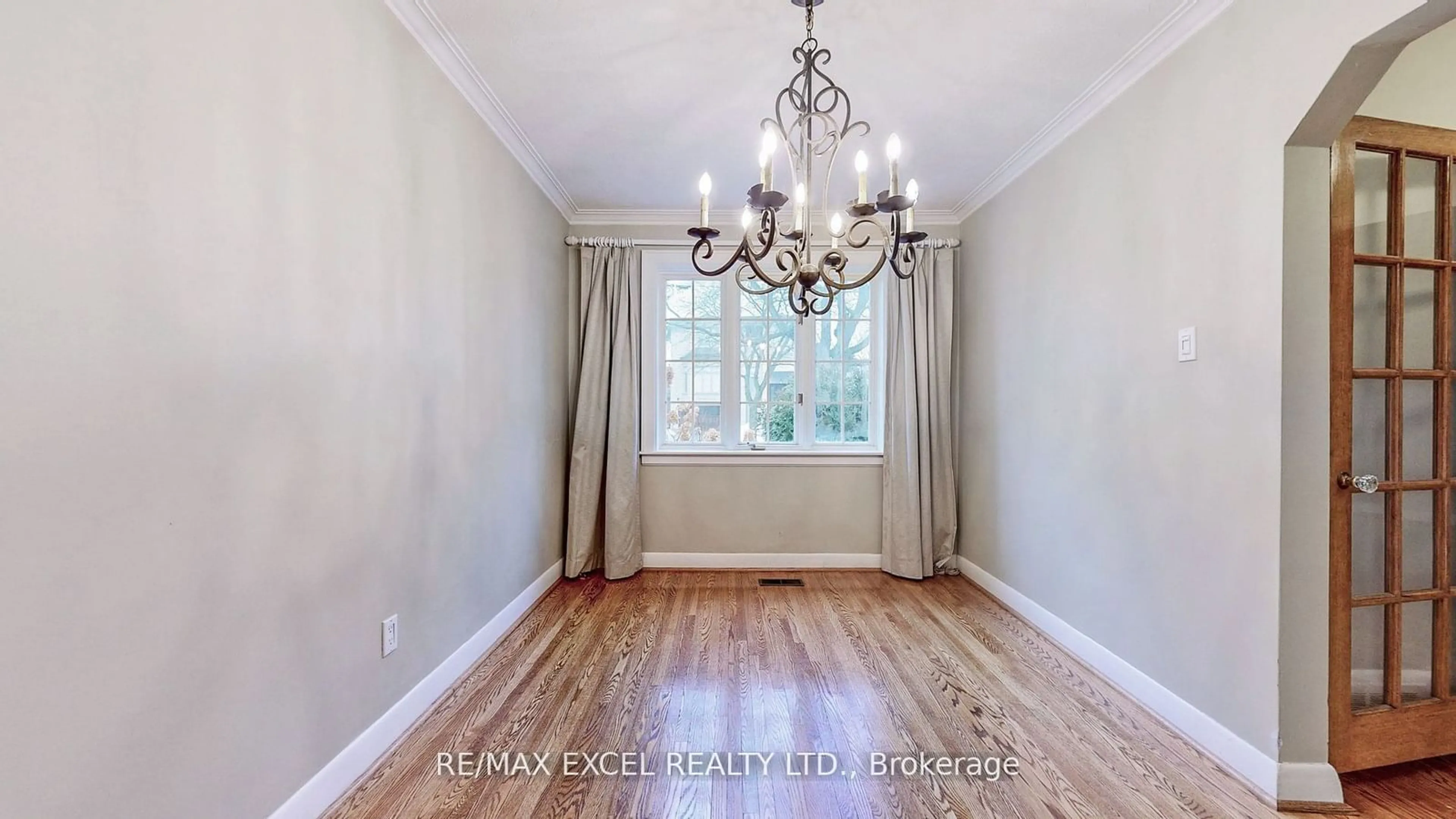 Dining room, wood/laminate floor for 54 Centre Ave, Toronto Ontario M2M 2L5