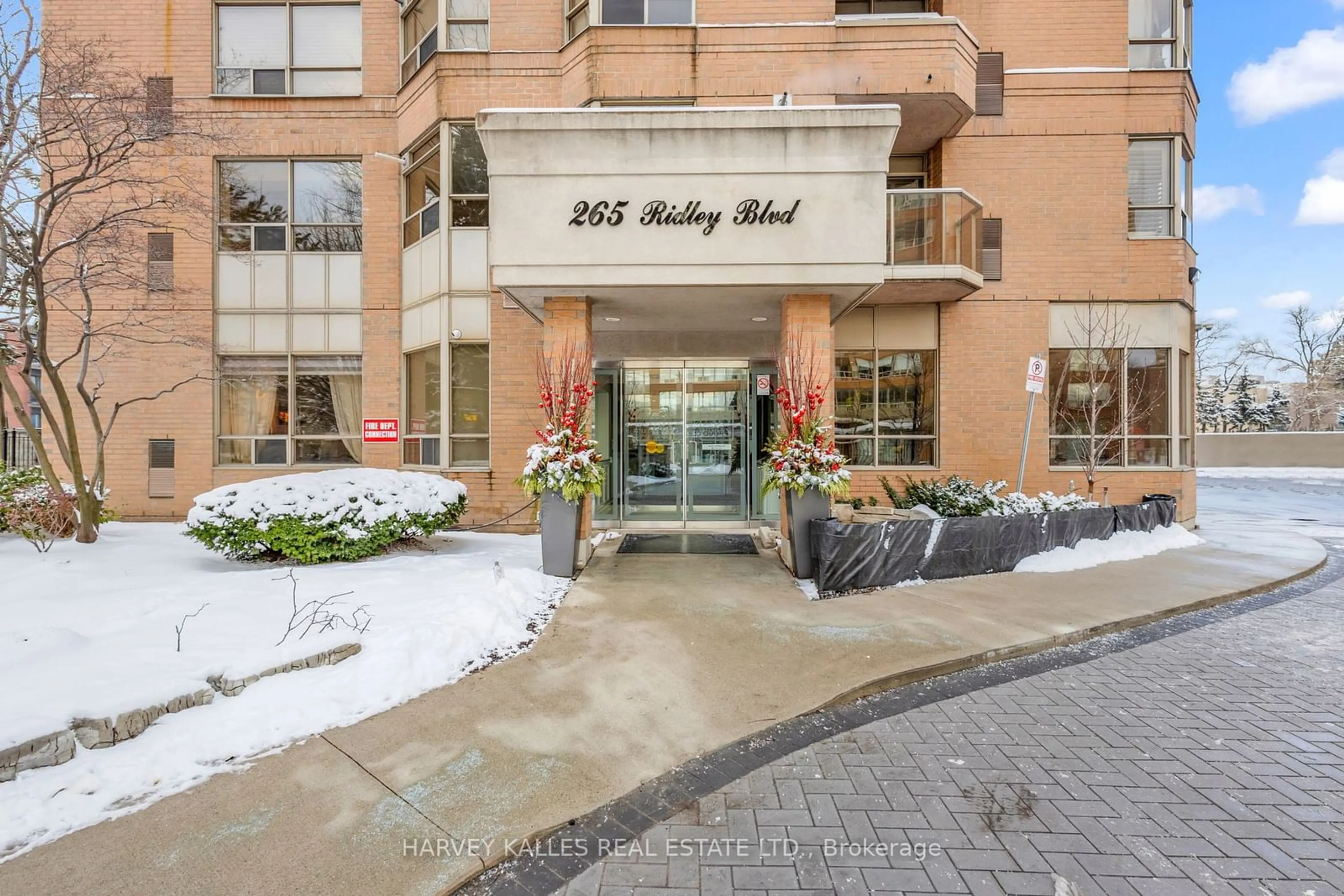 Indoor entryway for 265 Ridley Blvd #1408, Toronto Ontario M5M 4N8