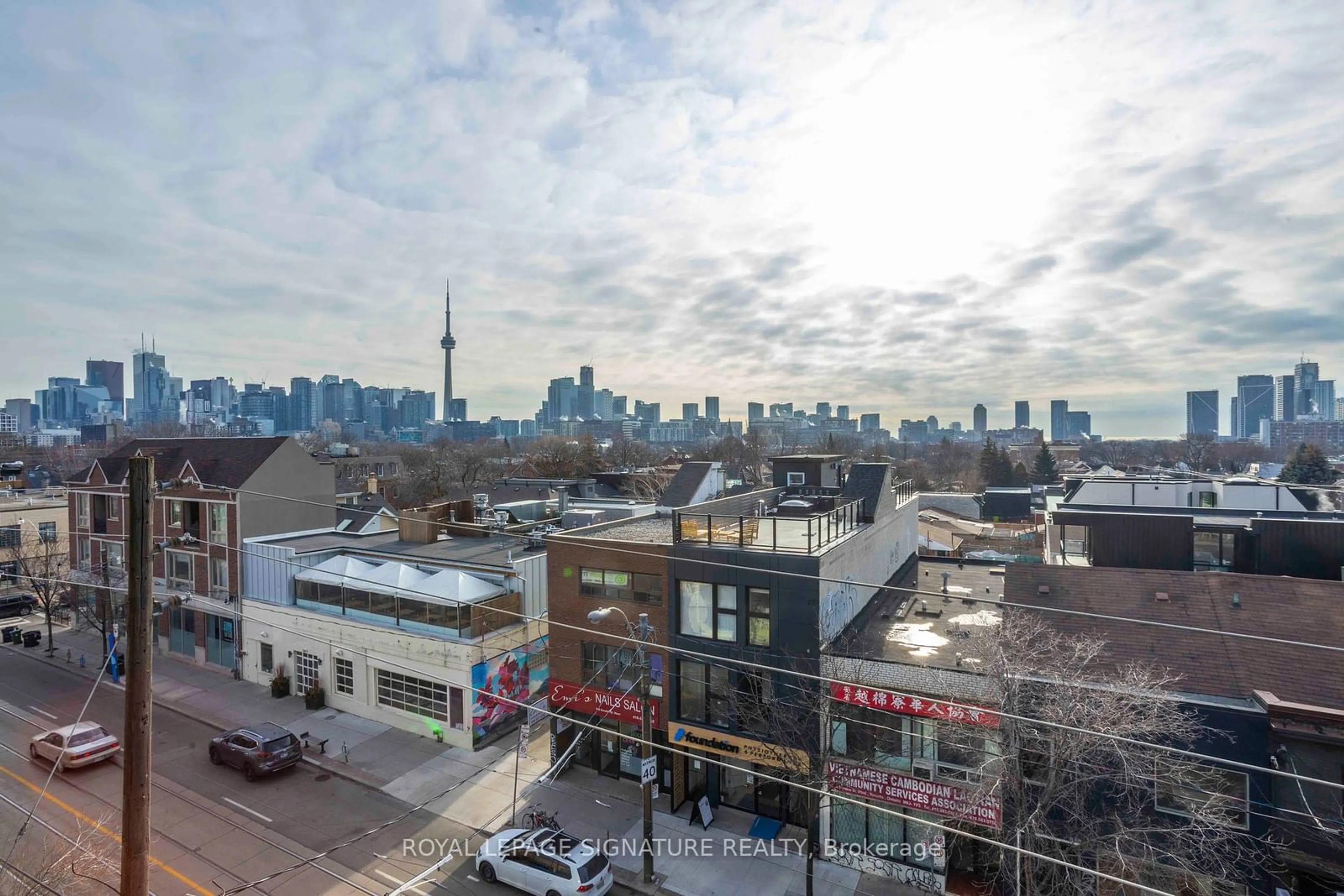 A pic from outside/outdoor area/front of a property/back of a property/a pic from drone, city buildings view from balcony for 205 Manning Ave #408, Toronto Ontario M6J 0E2