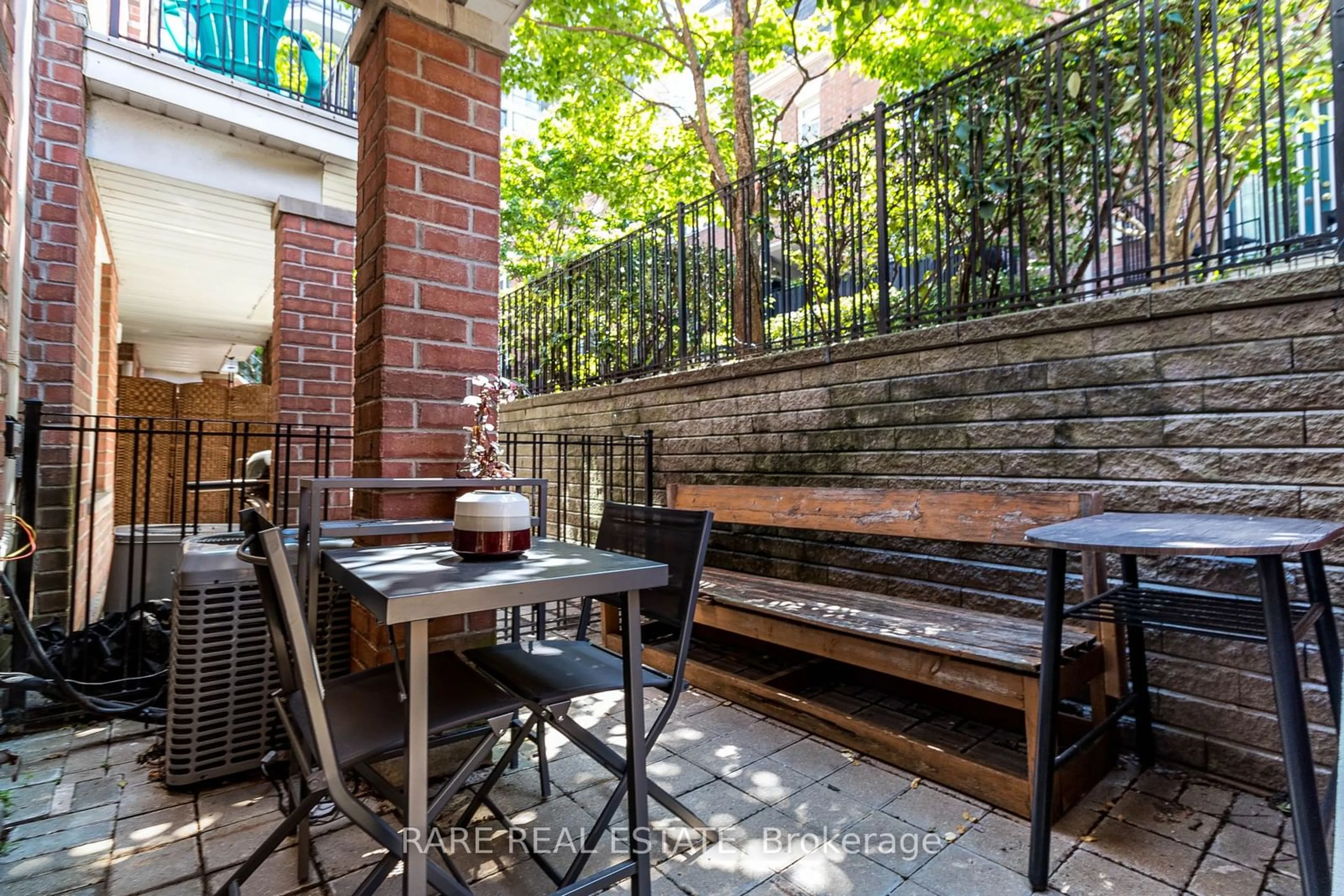 Patio, street for 415 Jarvis St #144, Toronto Ontario M4Y 3C1