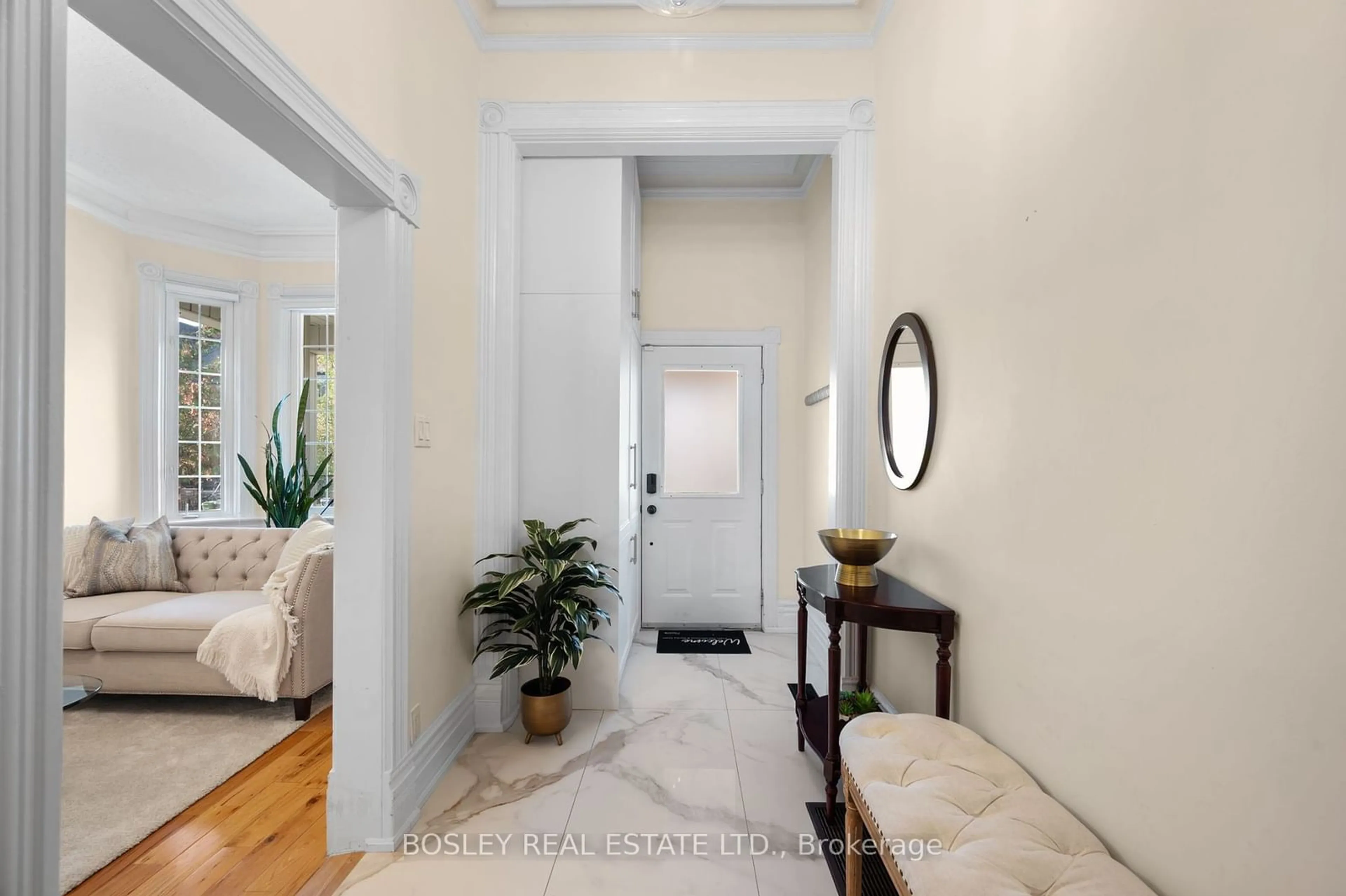 Indoor entryway for 103 Manning Ave, Toronto Ontario M6J 2K6