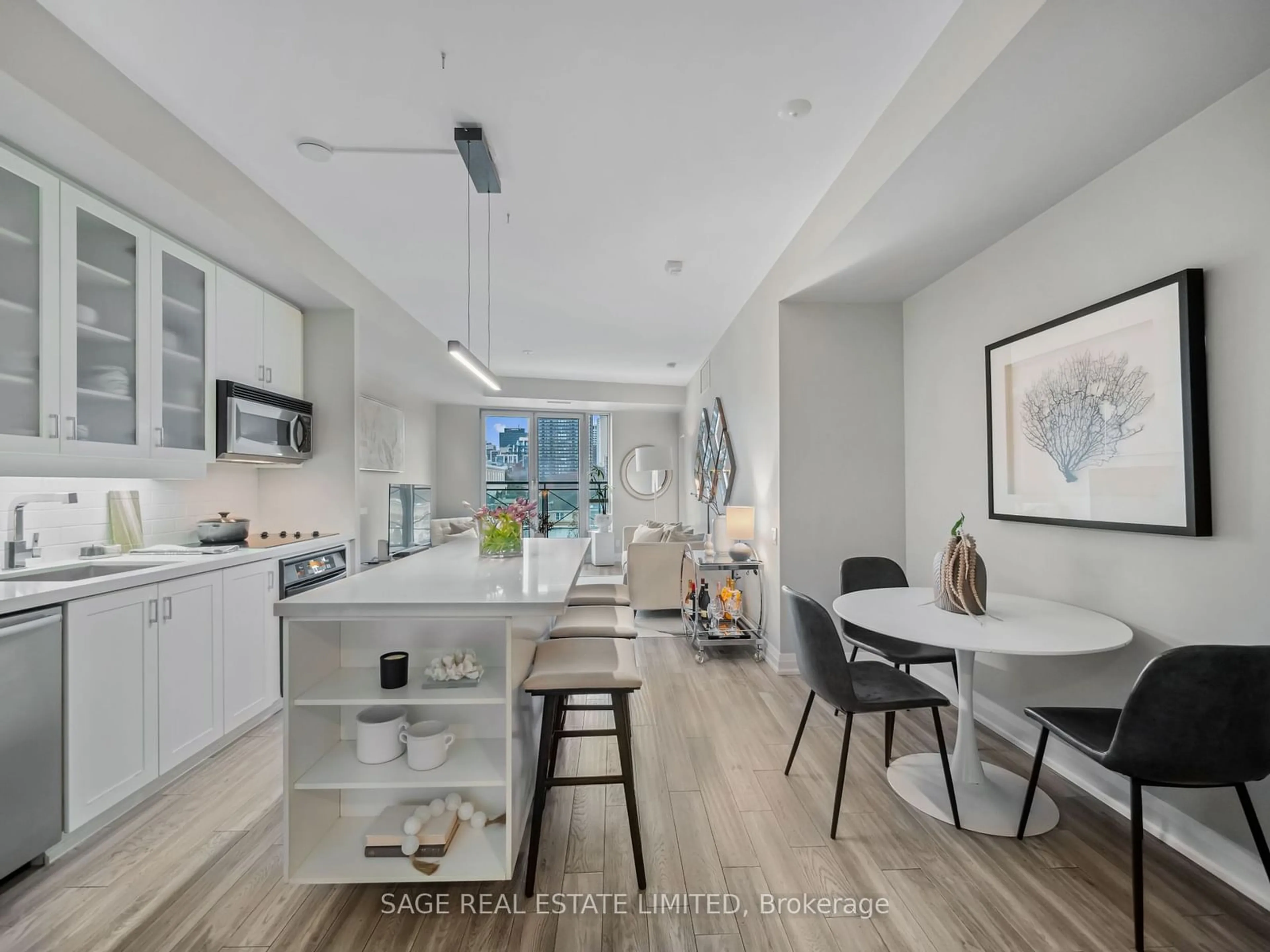 Open concept kitchen, unknown for 20 Scrivener Sq #507, Toronto Ontario M4W 3X9