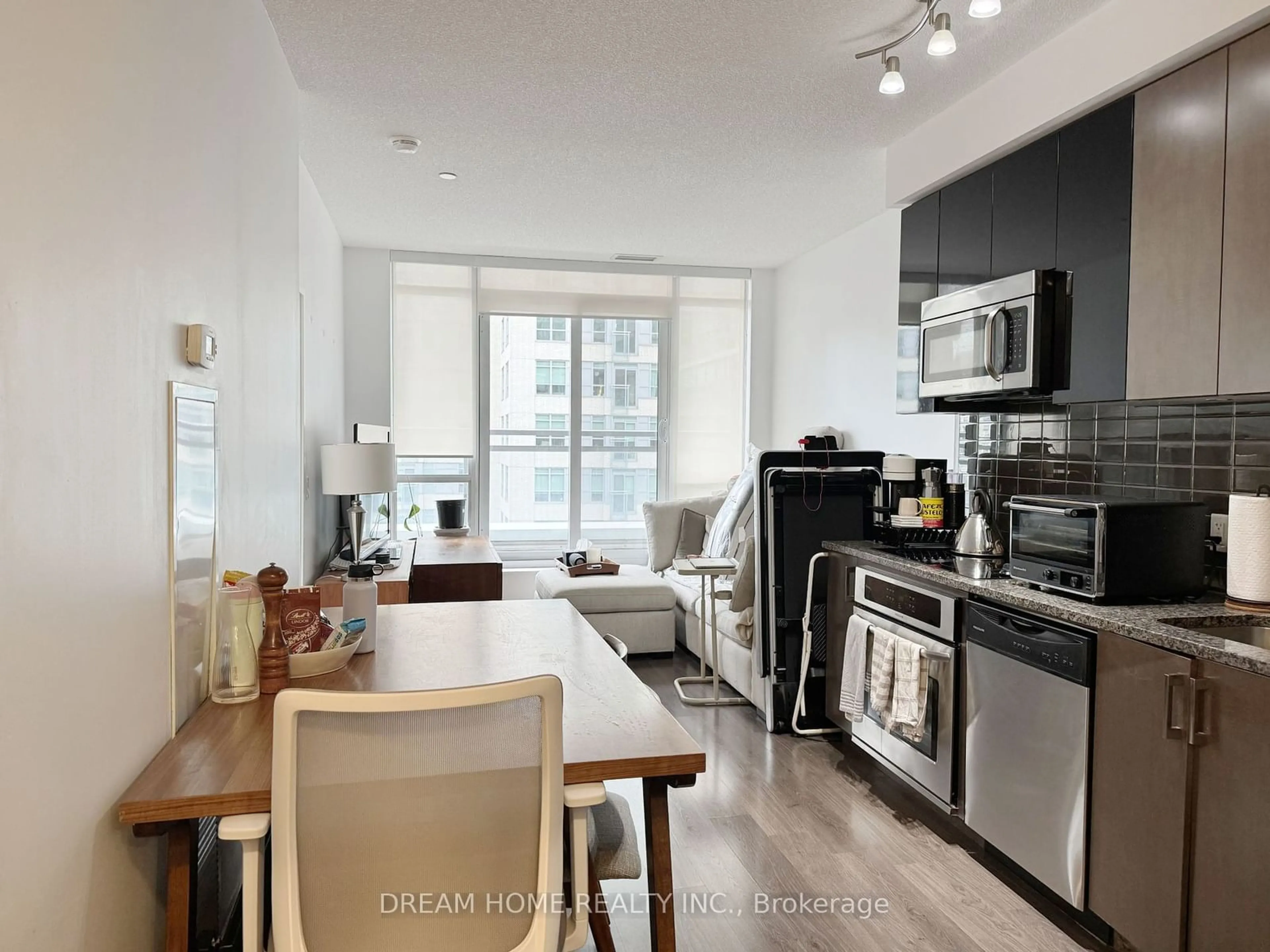 Open concept kitchen, unknown for 89 Dunfield Ave #629, Toronto Ontario M4S 0A4