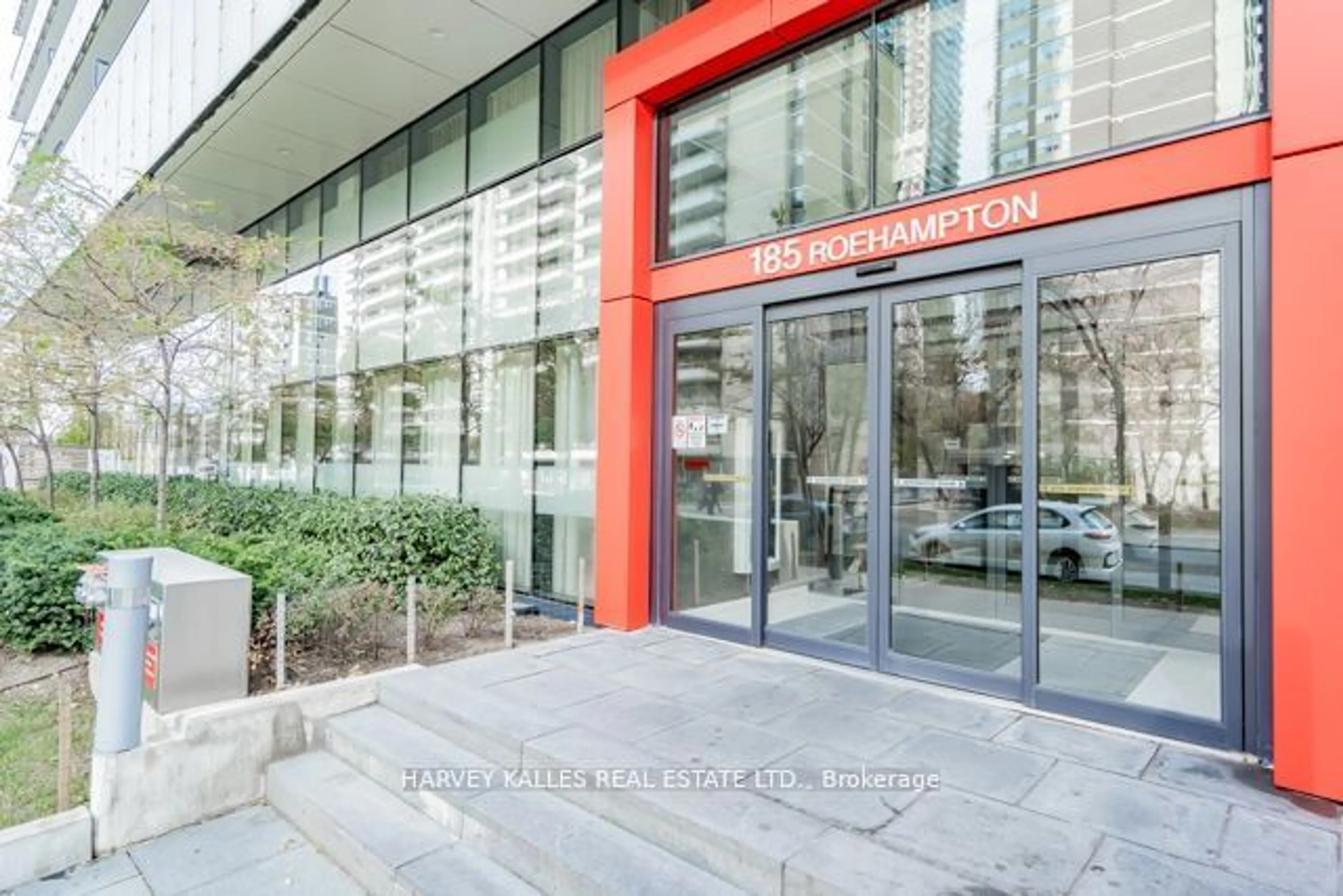 Indoor foyer for 185 Roehampton Ave #3201, Toronto Ontario M4P 0C6